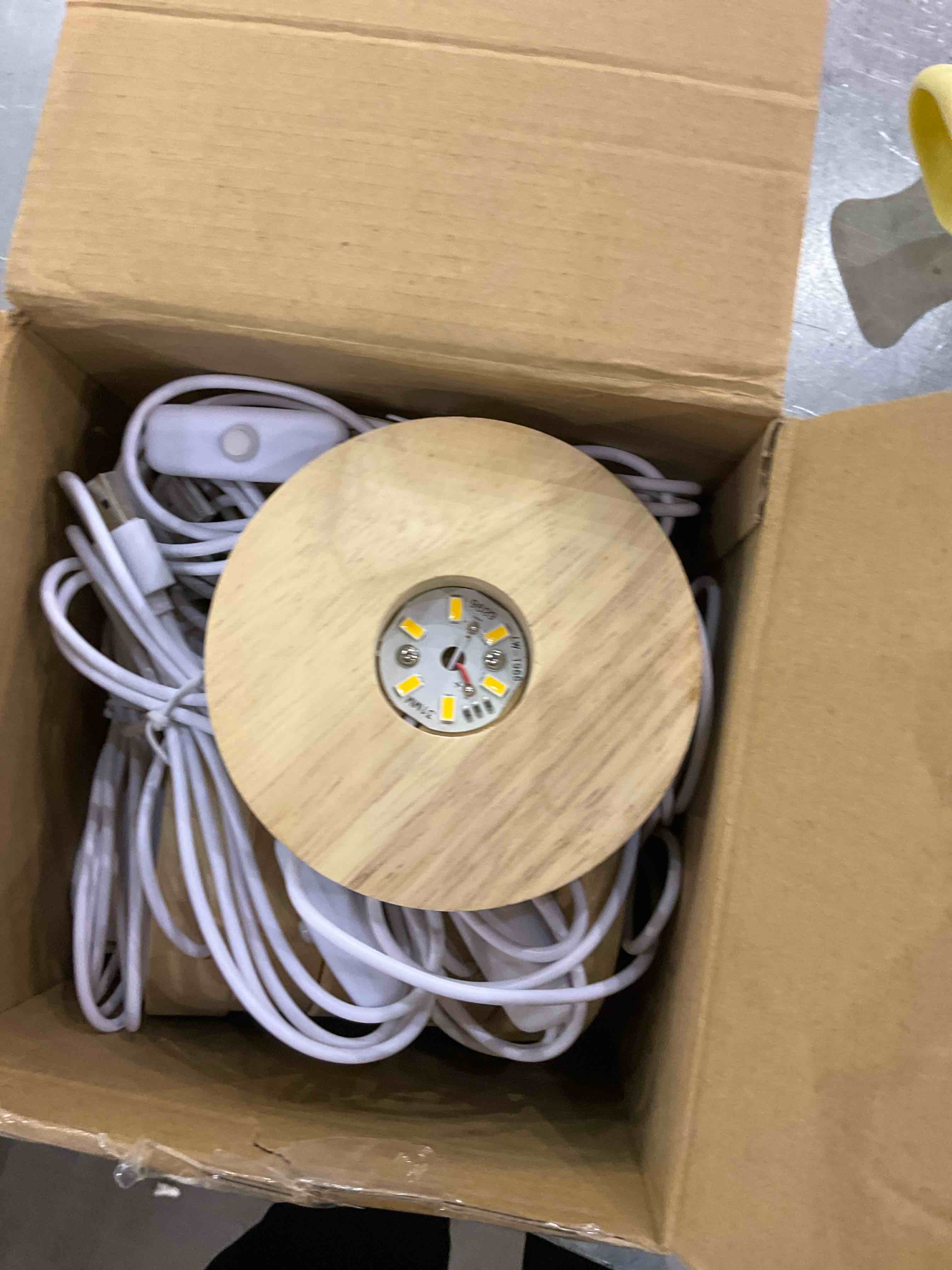https://s3.amazonaws.com/lotting-images-prod/bidfta/EXS00785279_1701952691073.jpeg