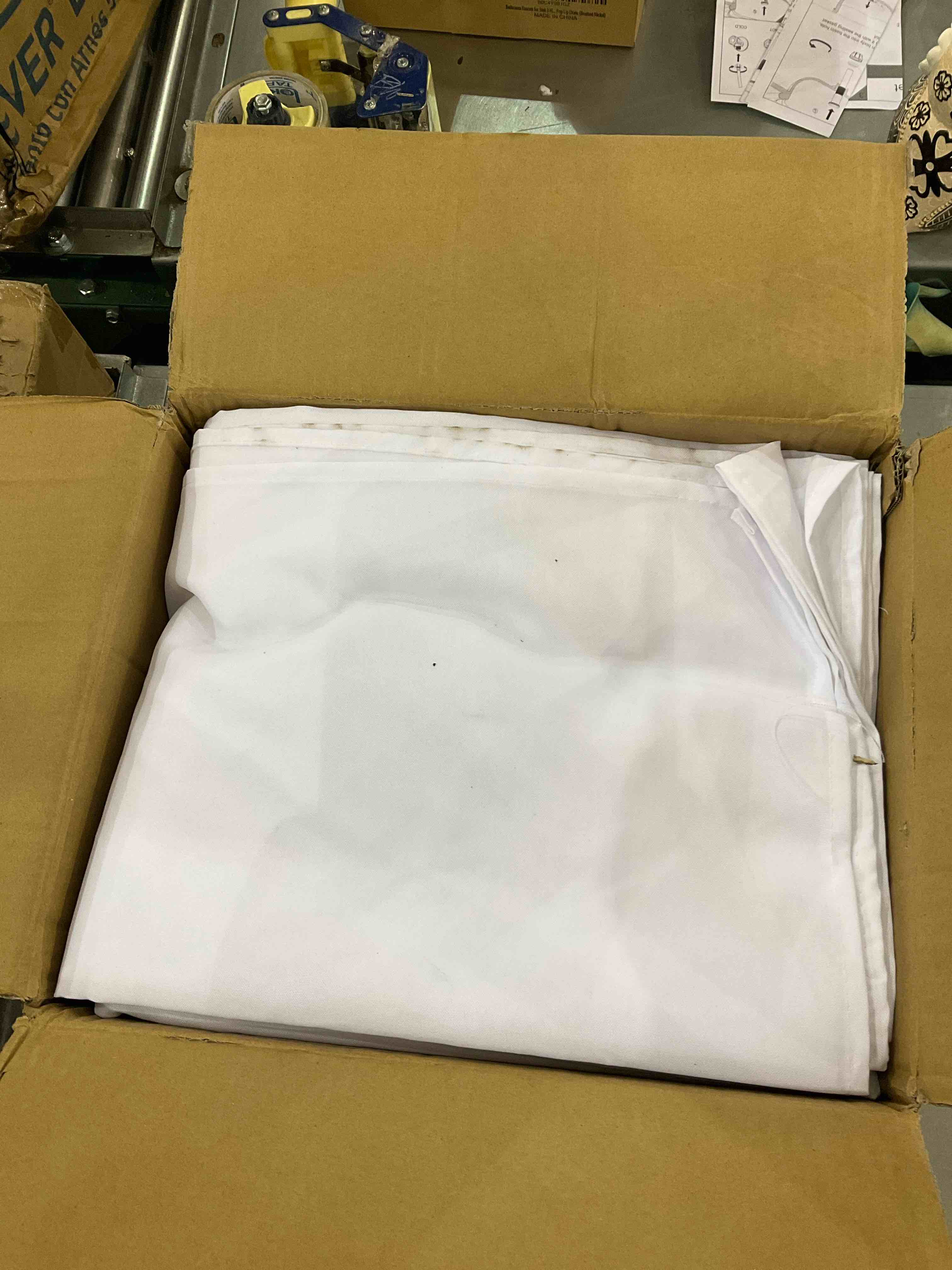 https://s3.amazonaws.com/lotting-images-prod/bidfta/EXS00785524_1701701884981.jpeg