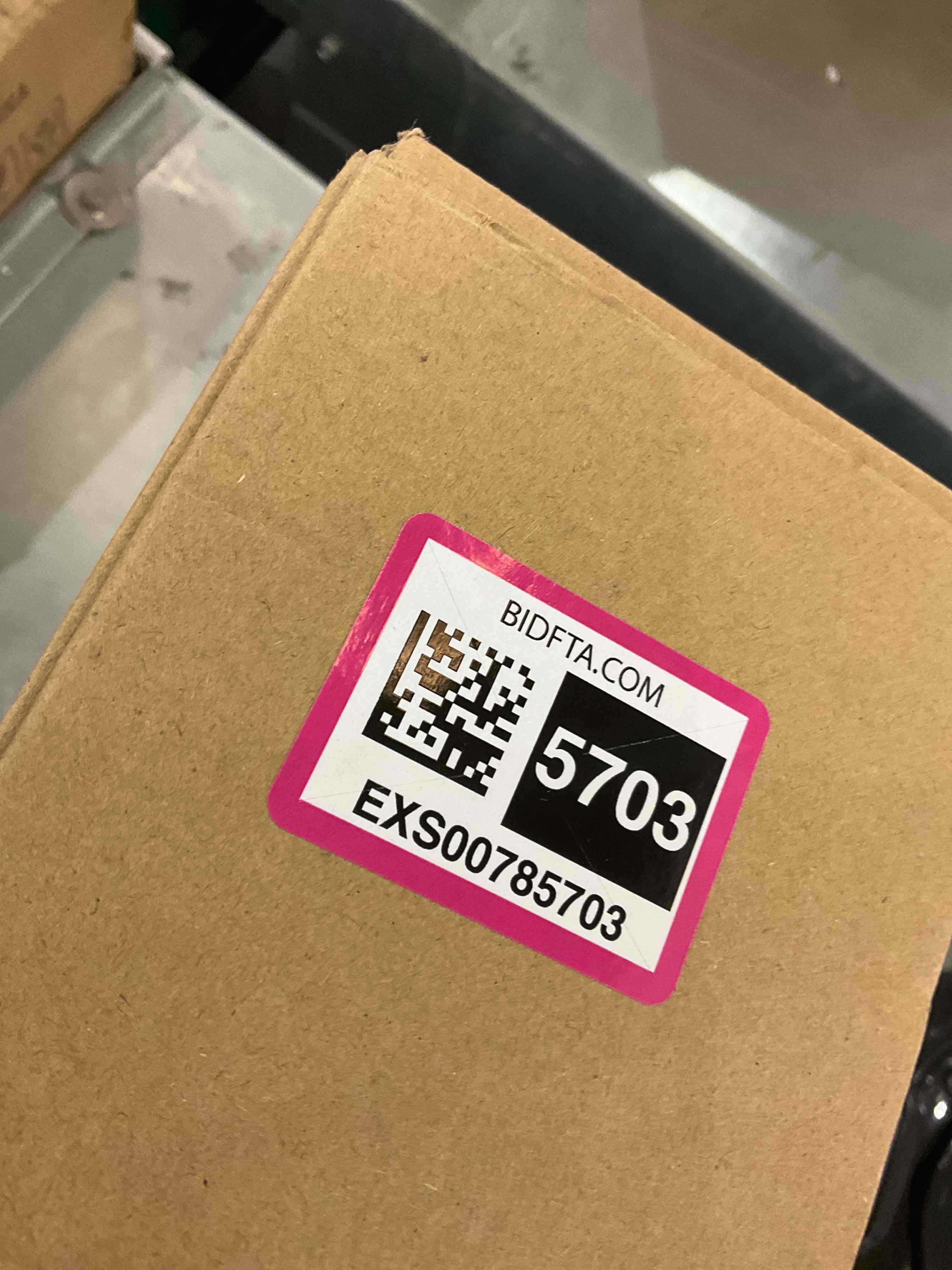 https://s3.amazonaws.com/lotting-images-prod/bidfta/EXS00785703_1701794665456.jpeg