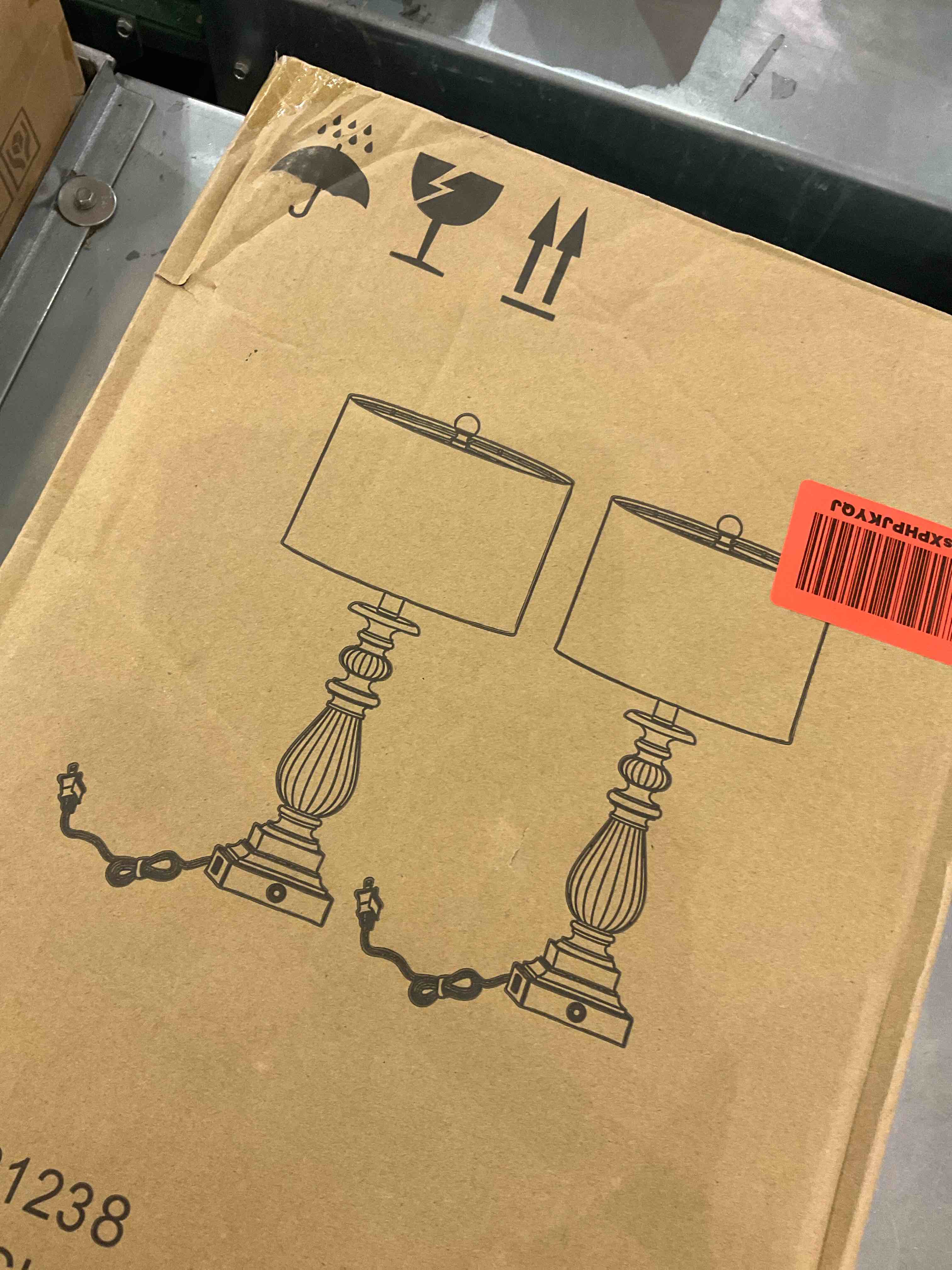 https://s3.amazonaws.com/lotting-images-prod/bidfta/EXS00785985_1701960555722.jpeg