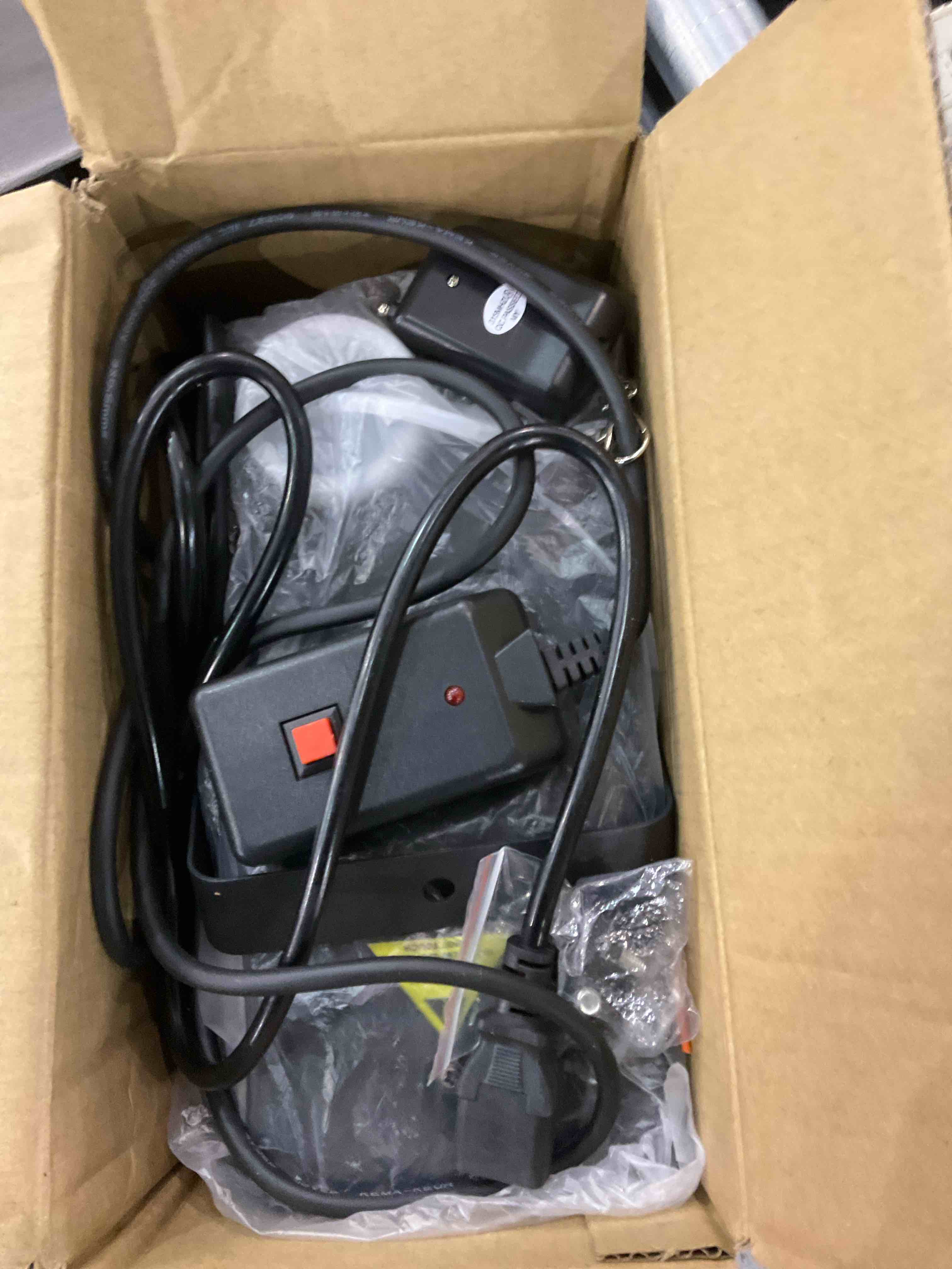 https://s3.amazonaws.com/lotting-images-prod/bidfta/EXS00787461_1701866778693.jpeg
