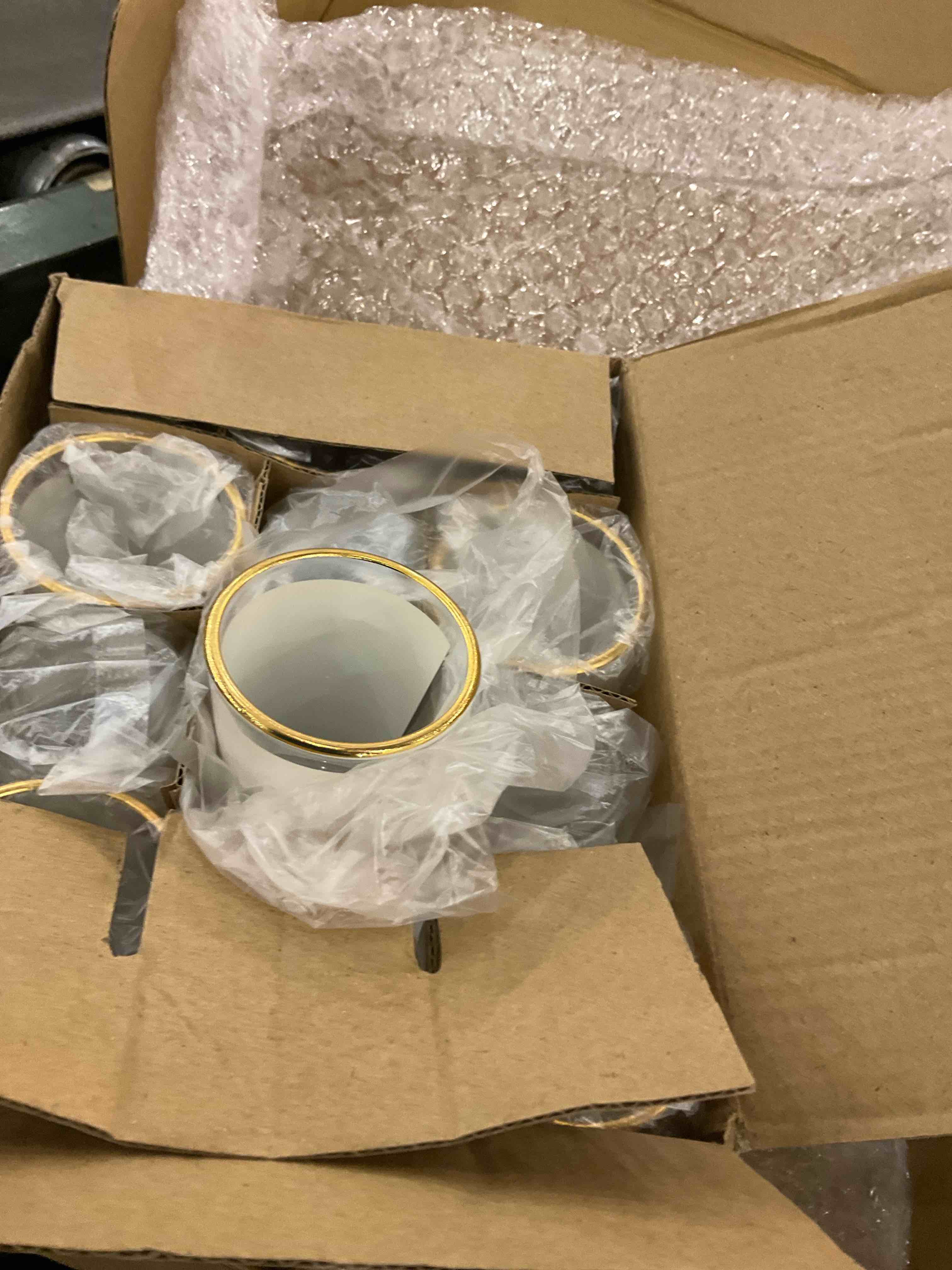 https://s3.amazonaws.com/lotting-images-prod/bidfta/EXS00787563_1701880336720.jpeg