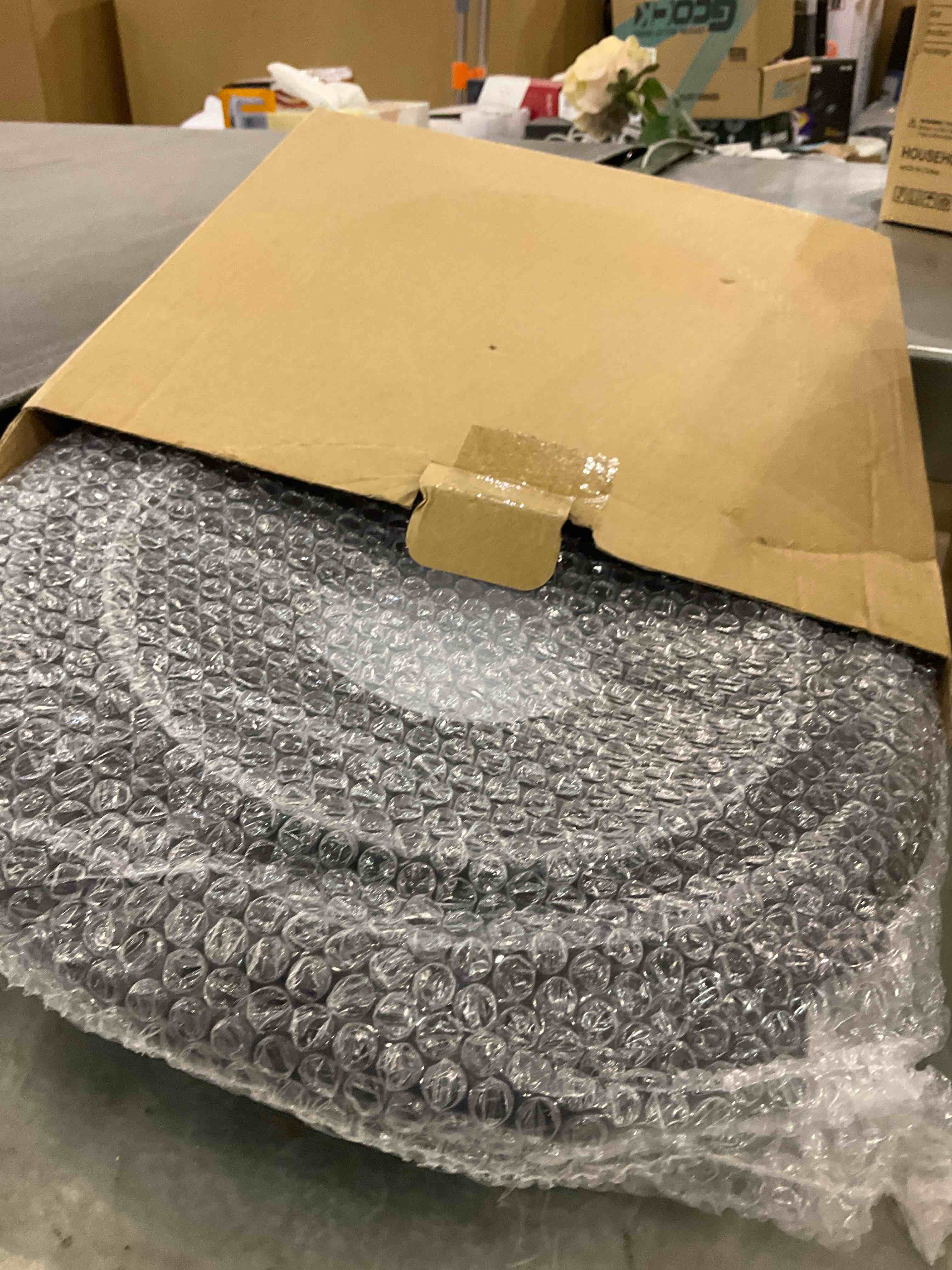 https://s3.amazonaws.com/lotting-images-prod/bidfta/EXS00787592_1701886132793.jpeg