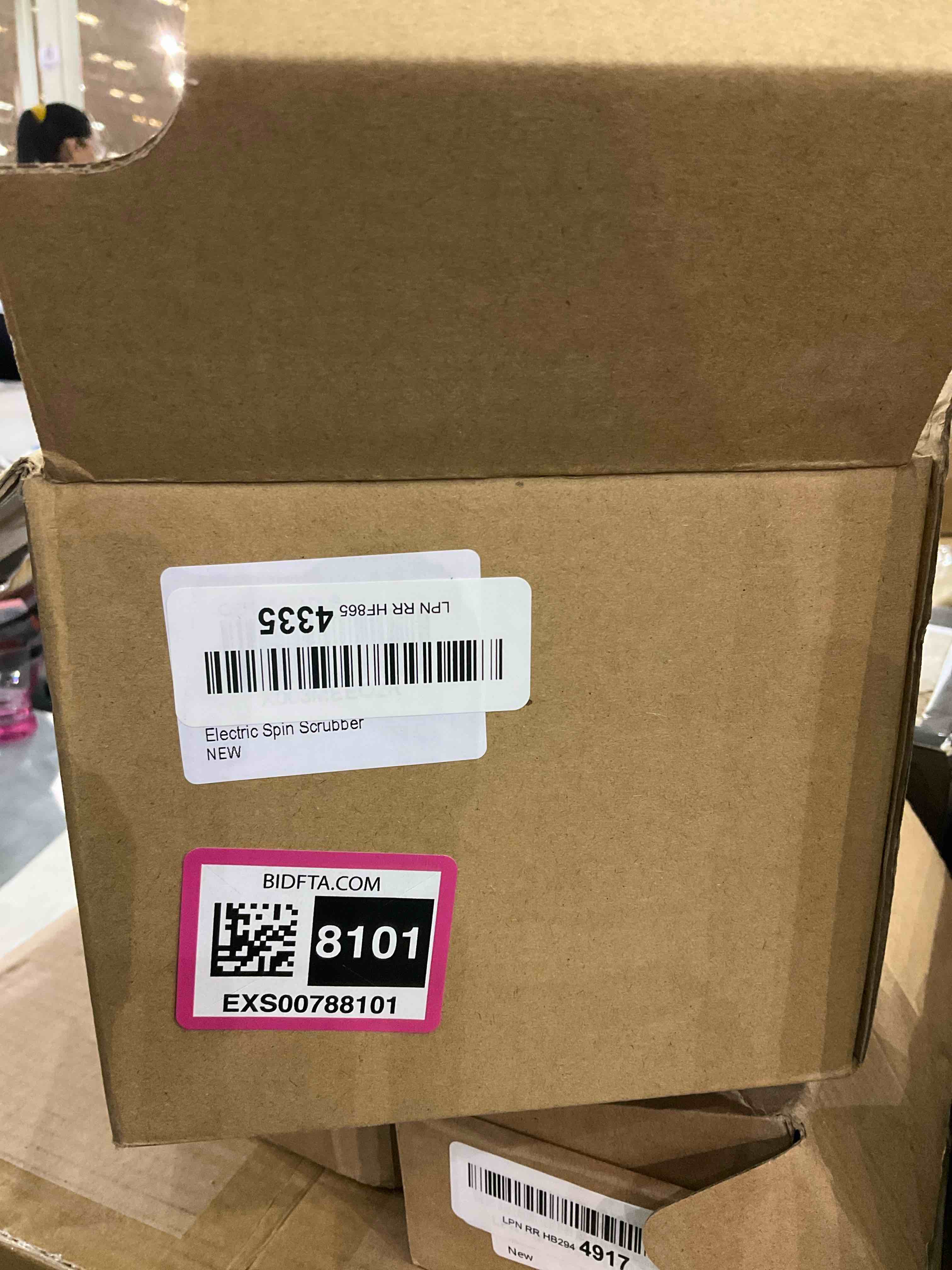 https://s3.amazonaws.com/lotting-images-prod/bidfta/EXS00788101_1701375780130.jpeg