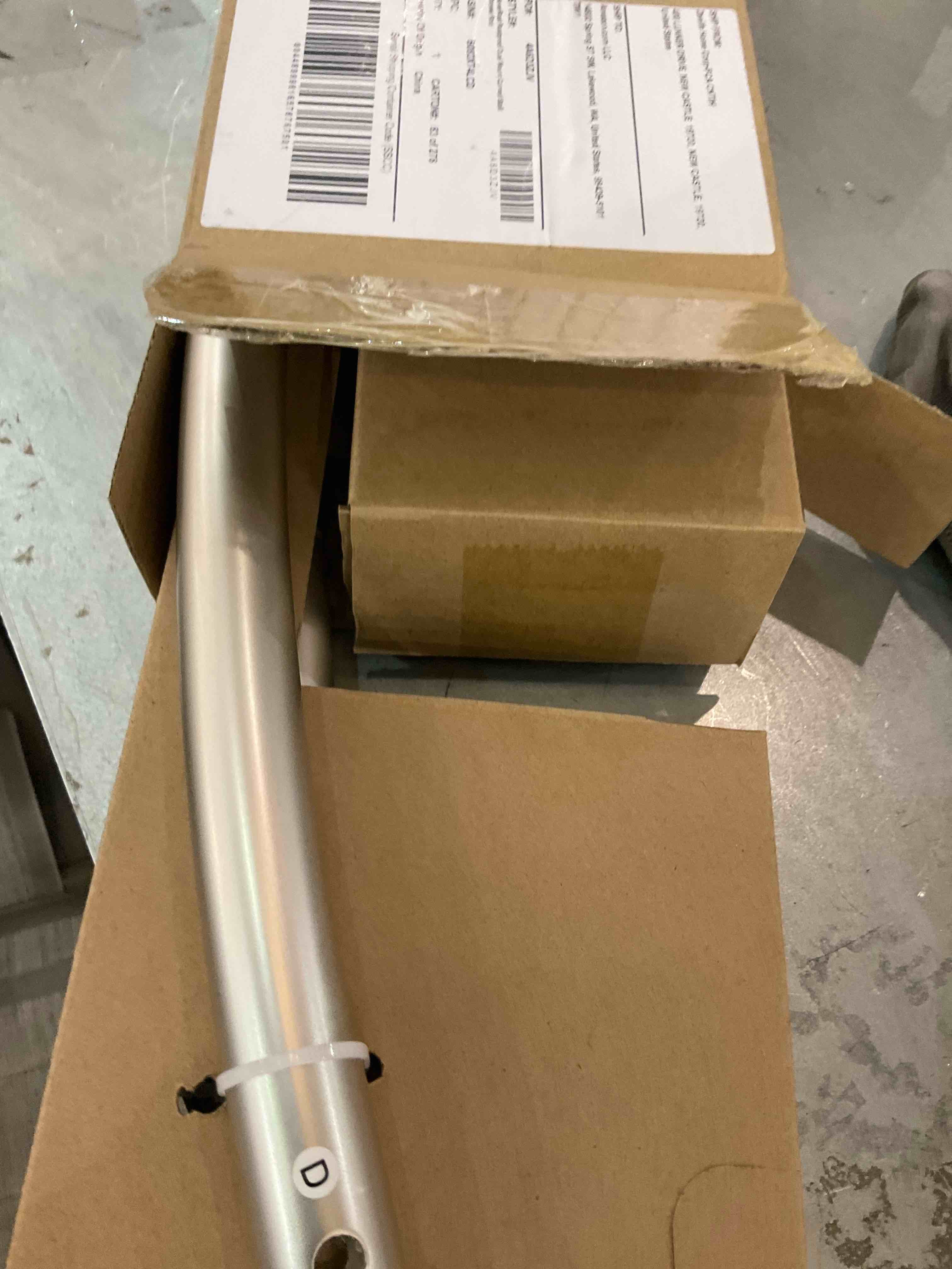 https://s3.amazonaws.com/lotting-images-prod/bidfta/EXS00788765_1701973520884.jpeg