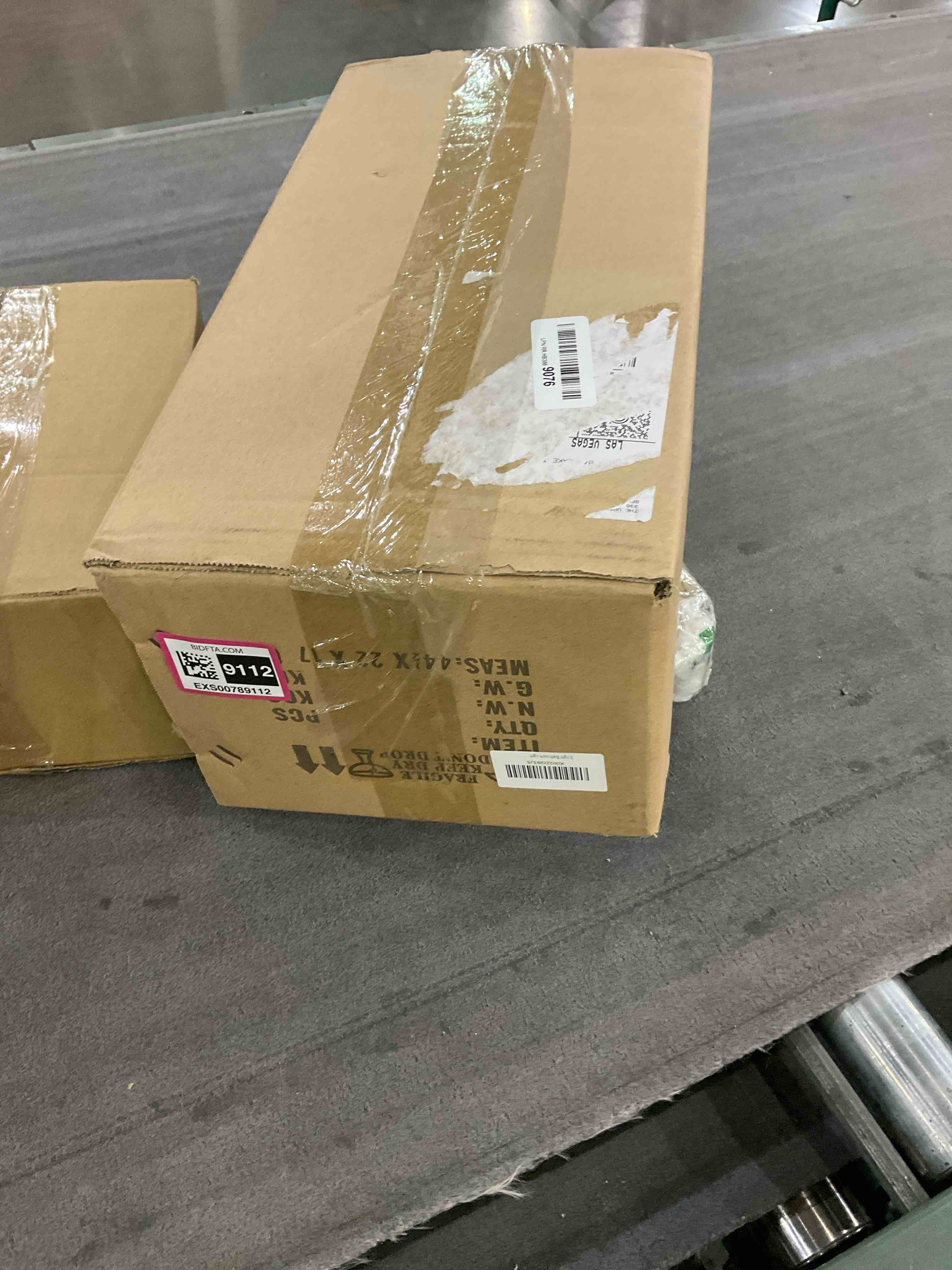https://s3.amazonaws.com/lotting-images-prod/bidfta/EXS00789112_1701865307209.jpeg