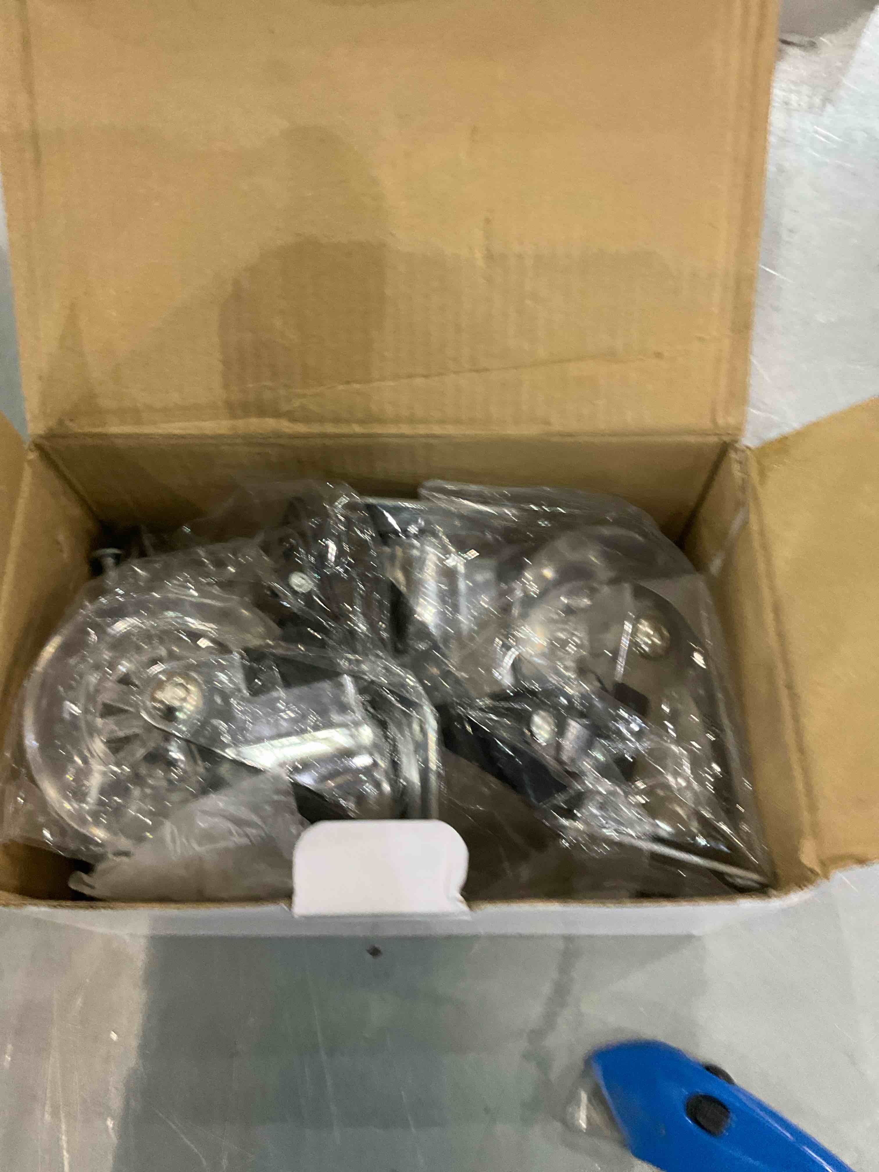 https://s3.amazonaws.com/lotting-images-prod/bidfta/EXS00789271_1702042839730.jpeg