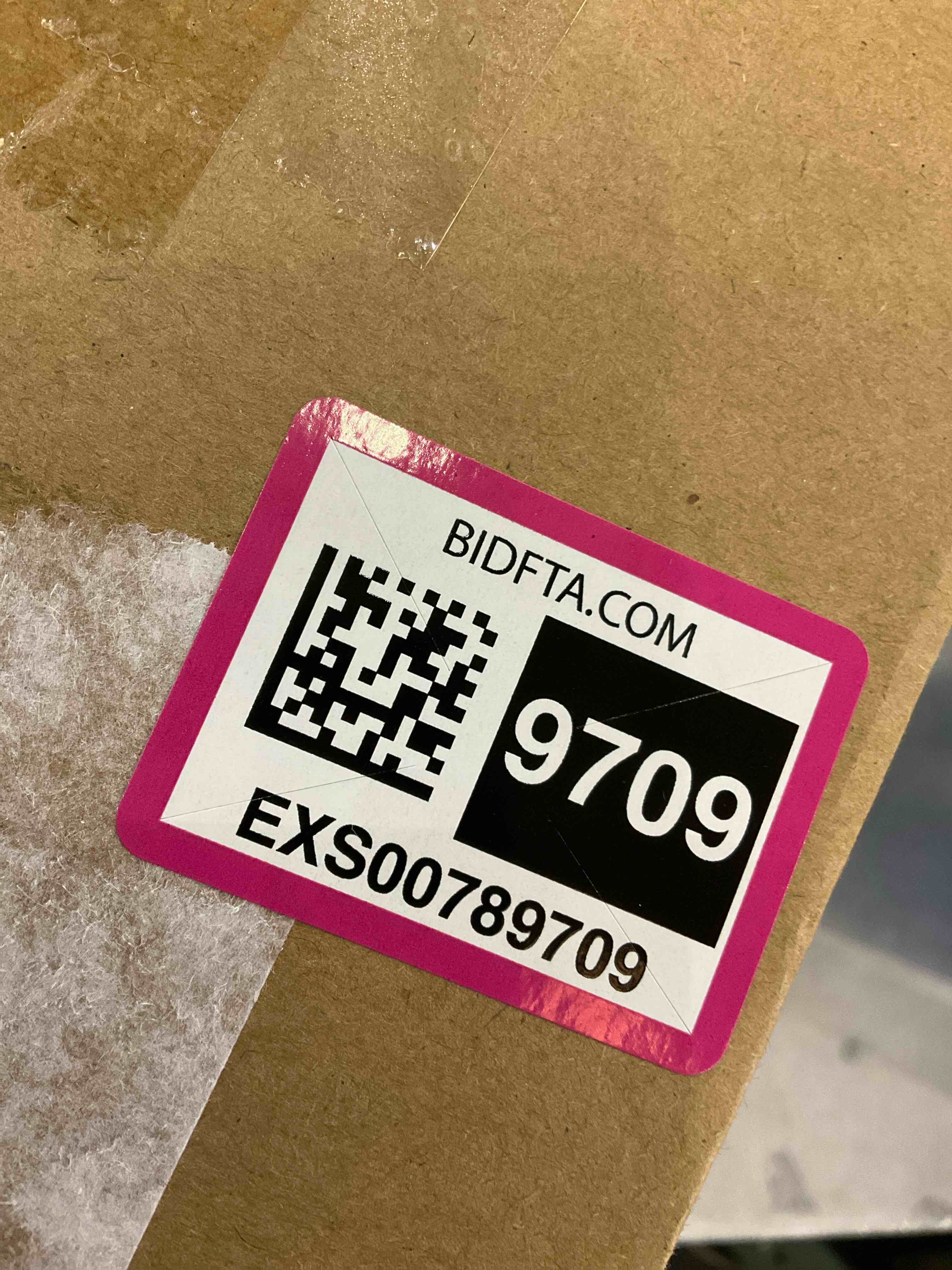 https://s3.amazonaws.com/lotting-images-prod/bidfta/EXS00789709_1701367207965.jpeg