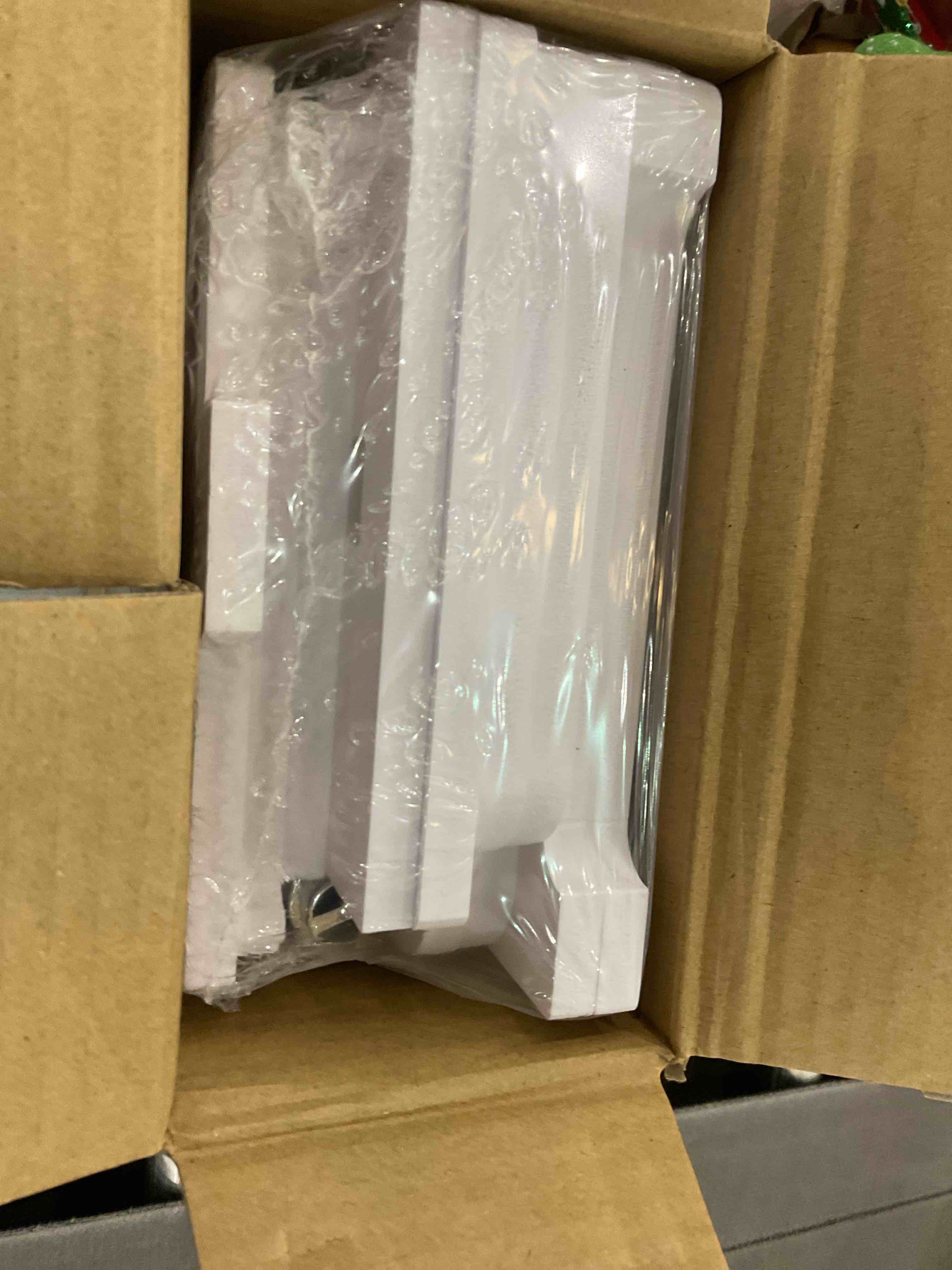 https://s3.amazonaws.com/lotting-images-prod/bidfta/EXS00790011_1703705193582.jpeg