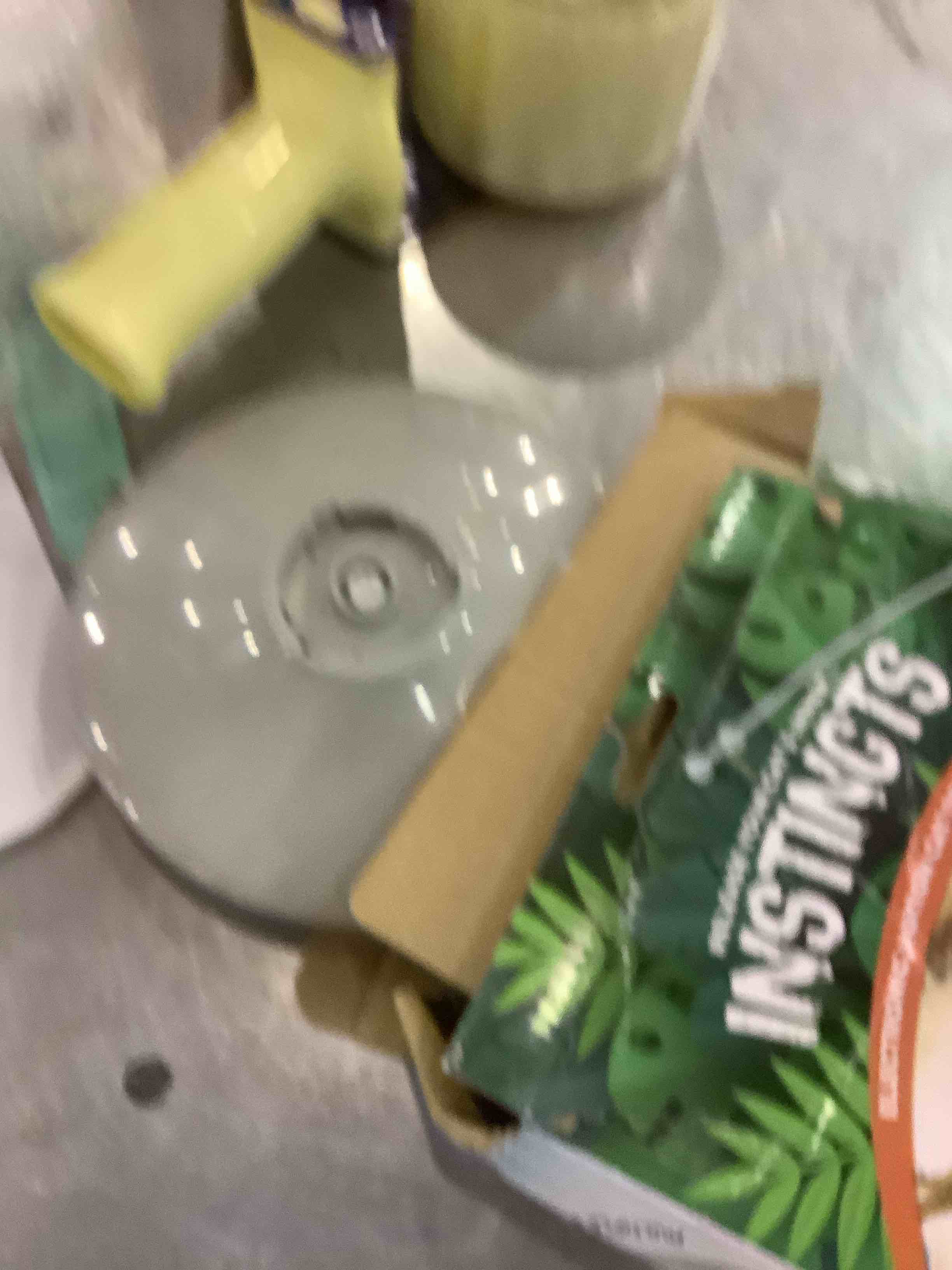 https://s3.amazonaws.com/lotting-images-prod/bidfta/EXS00790530_1702648273115.jpeg