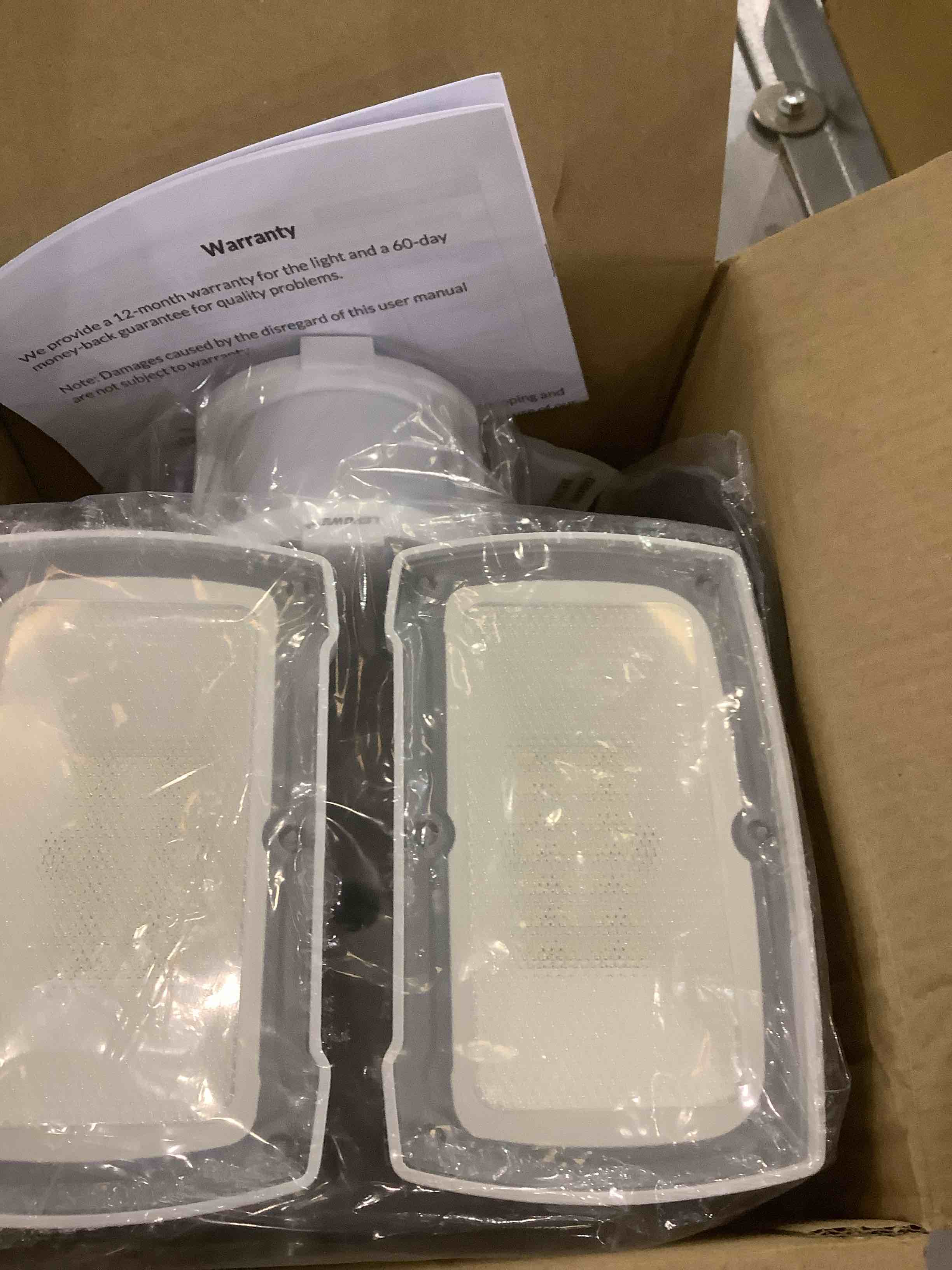 https://s3.amazonaws.com/lotting-images-prod/bidfta/EXS00790577_1702654700631.jpeg