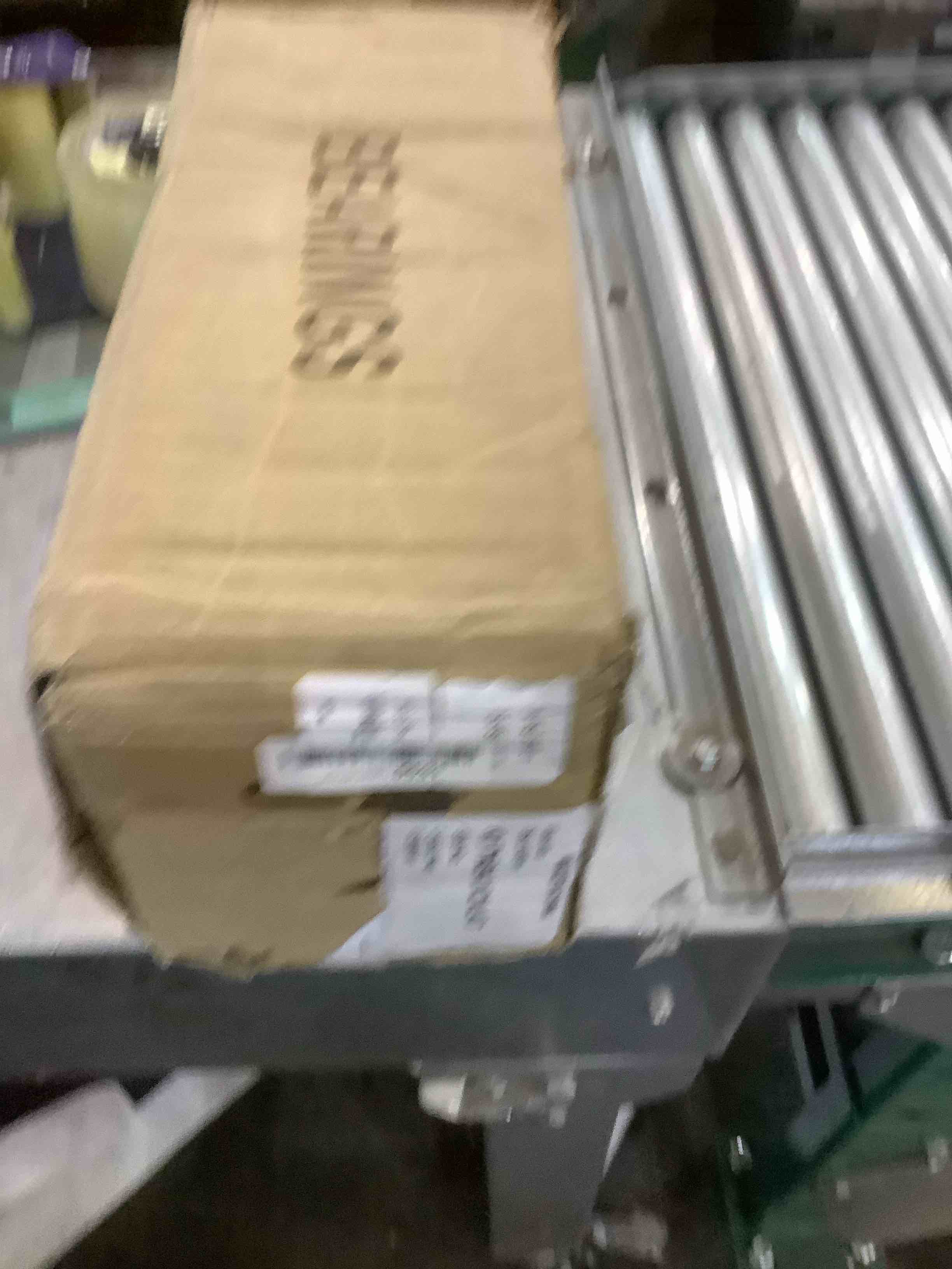 https://s3.amazonaws.com/lotting-images-prod/bidfta/EXS00790672_1702670862723.jpeg