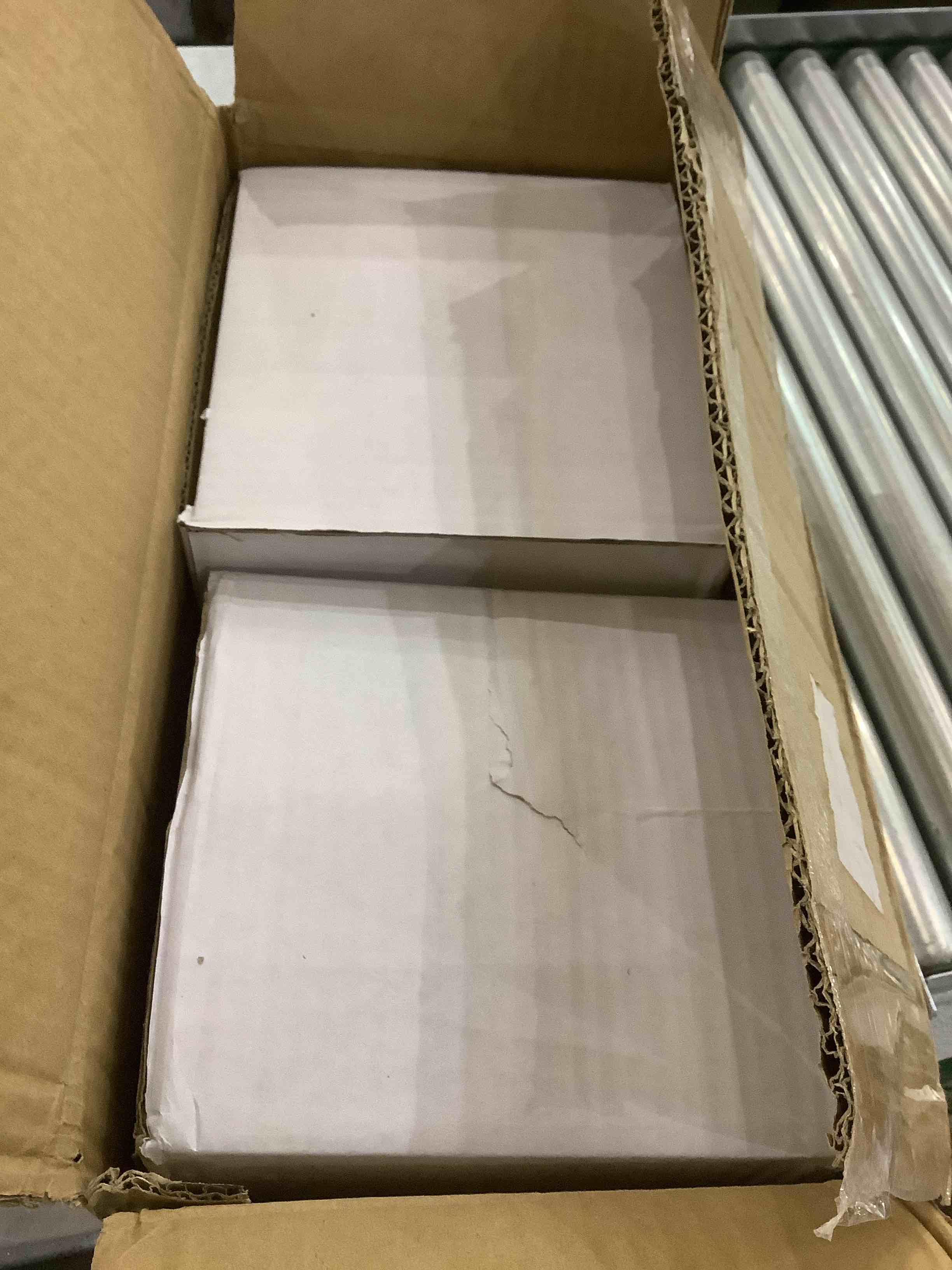 https://s3.amazonaws.com/lotting-images-prod/bidfta/EXS00790672_1702670895541.jpeg