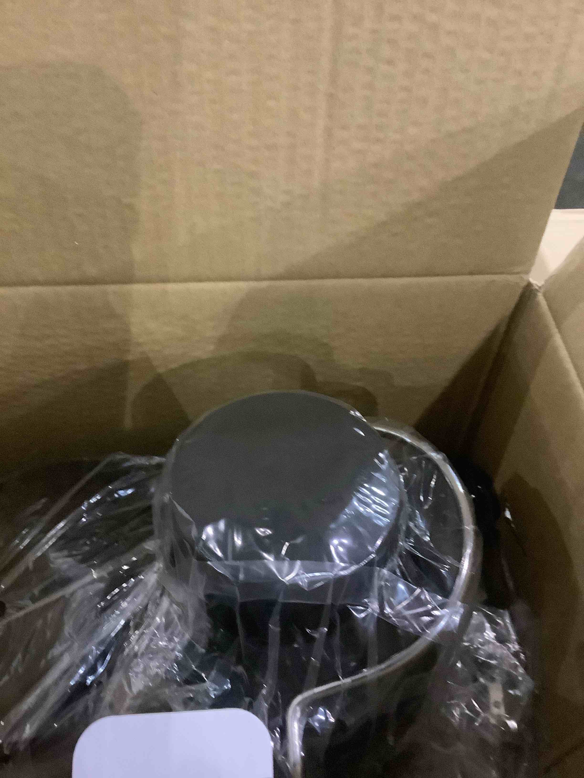 https://s3.amazonaws.com/lotting-images-prod/bidfta/EXS00790681_1702900961466.jpeg