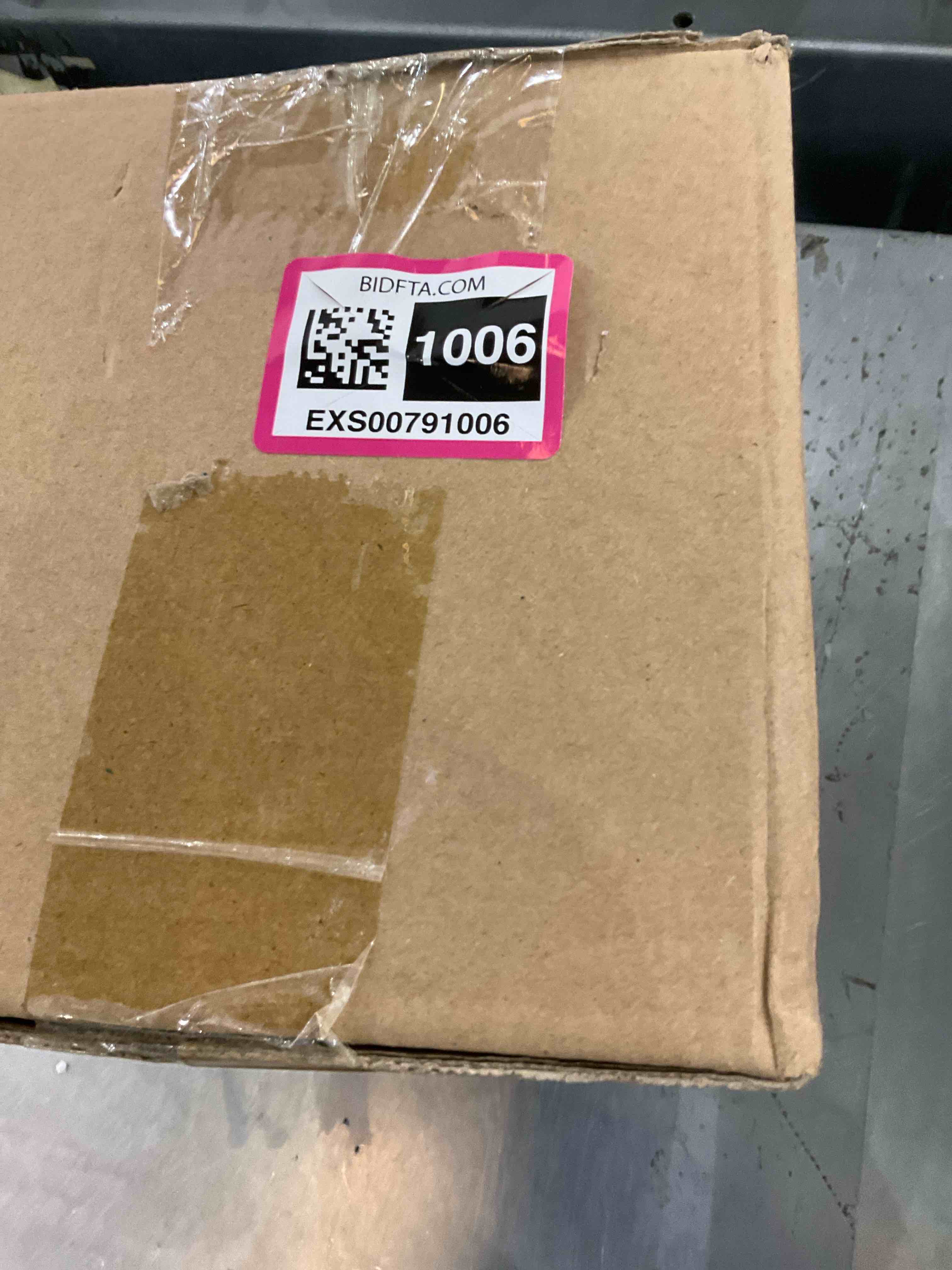 https://s3.amazonaws.com/lotting-images-prod/bidfta/EXS00791006_1701367687037.jpeg
