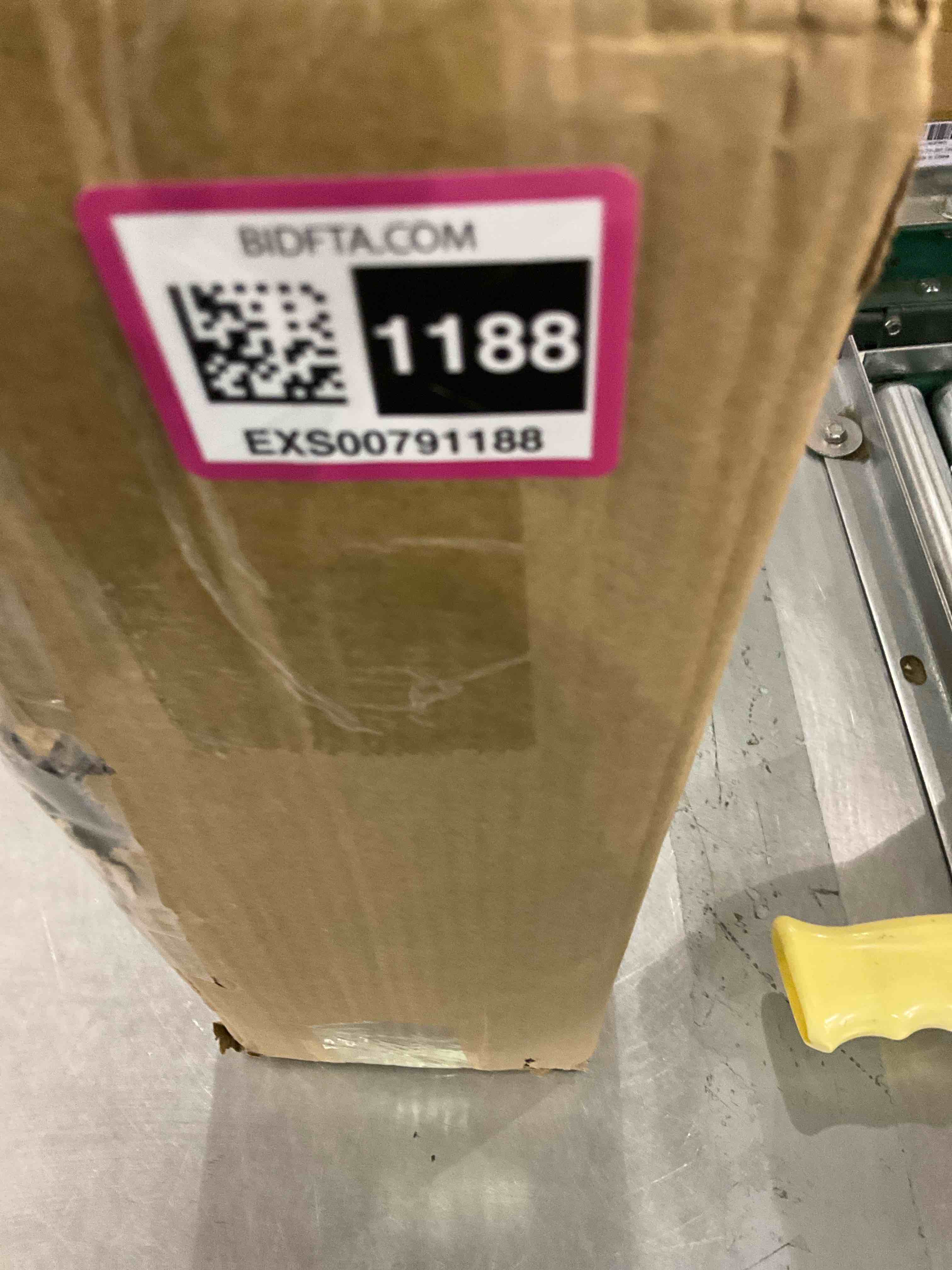 https://s3.amazonaws.com/lotting-images-prod/bidfta/EXS00791188_1701444896101.jpeg