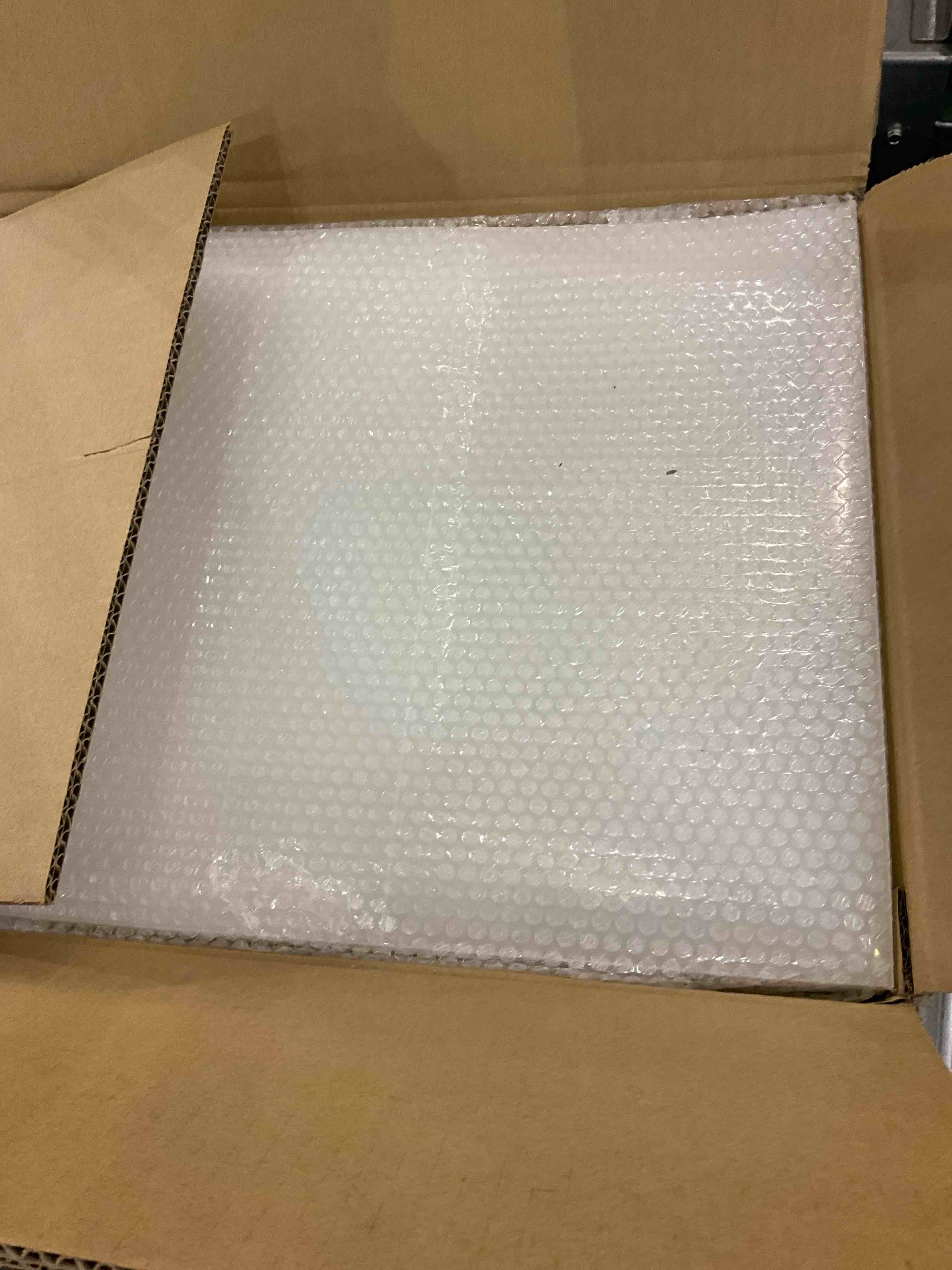 https://s3.amazonaws.com/lotting-images-prod/bidfta/EXS00791370_1701695934811.jpeg