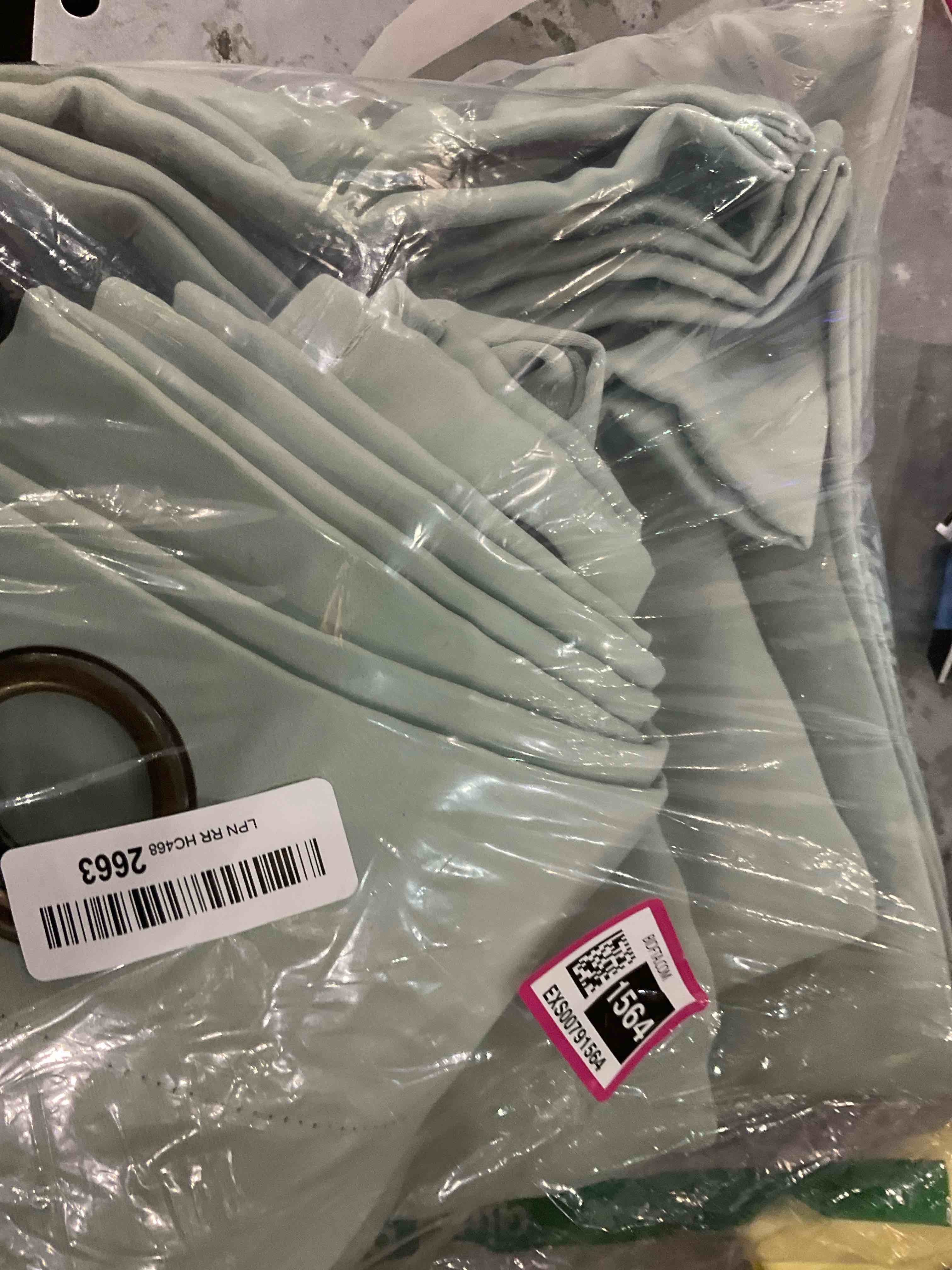 https://s3.amazonaws.com/lotting-images-prod/bidfta/EXS00791564_1700665291954.jpeg
