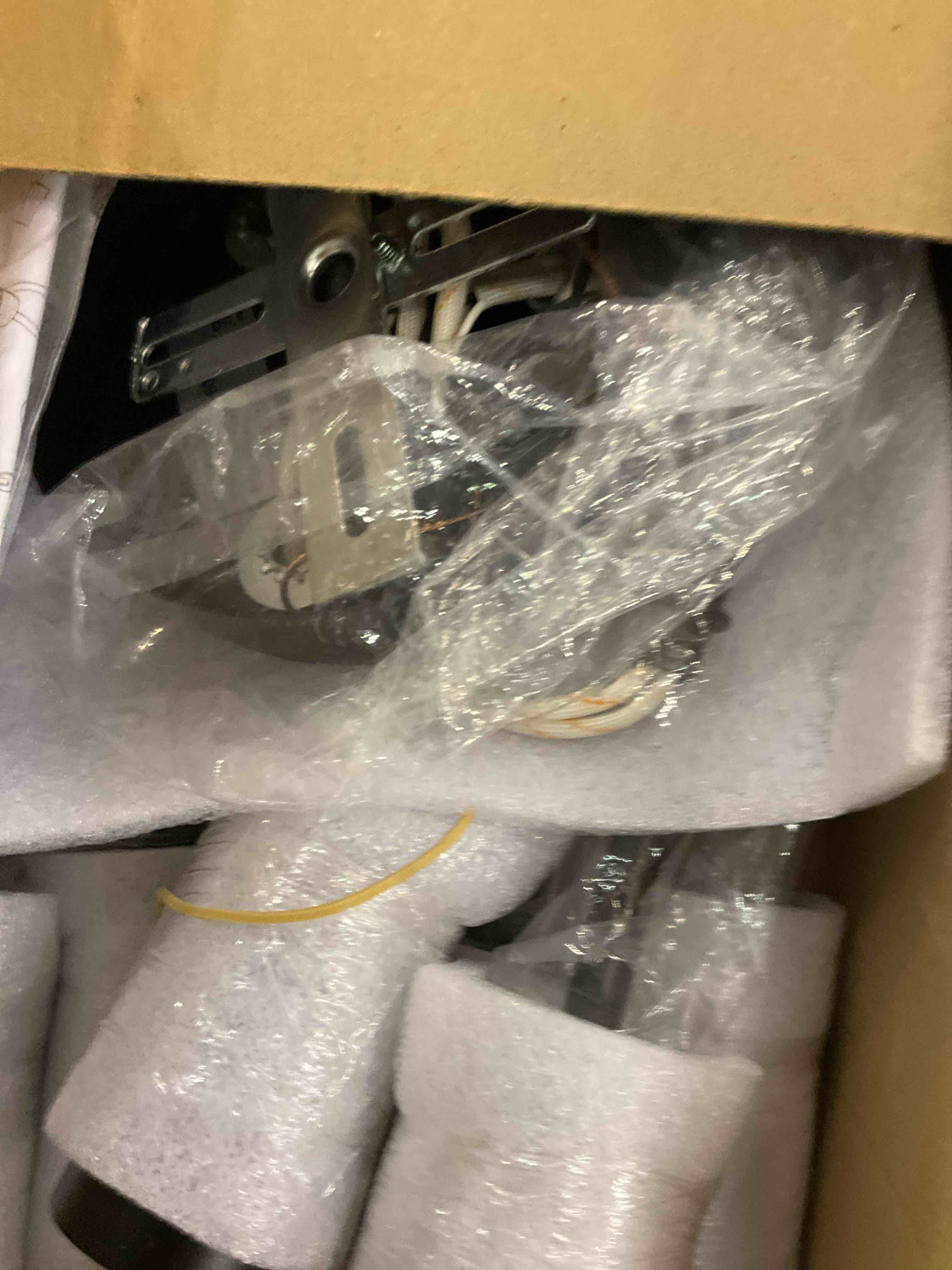 https://s3.amazonaws.com/lotting-images-prod/bidfta/EXS00791567_1700665911386.jpeg