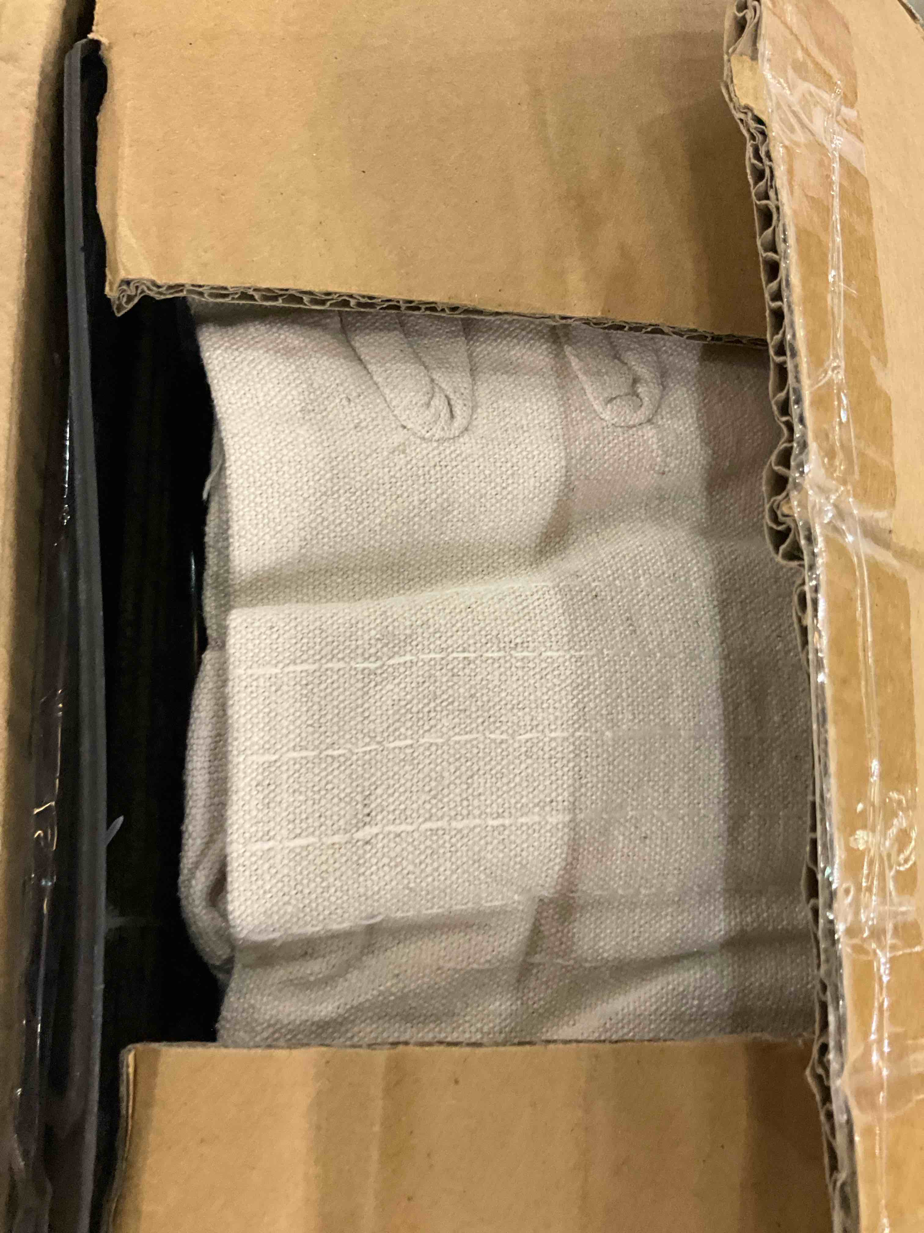 https://s3.amazonaws.com/lotting-images-prod/bidfta/EXS00791845_1701287201419.jpeg