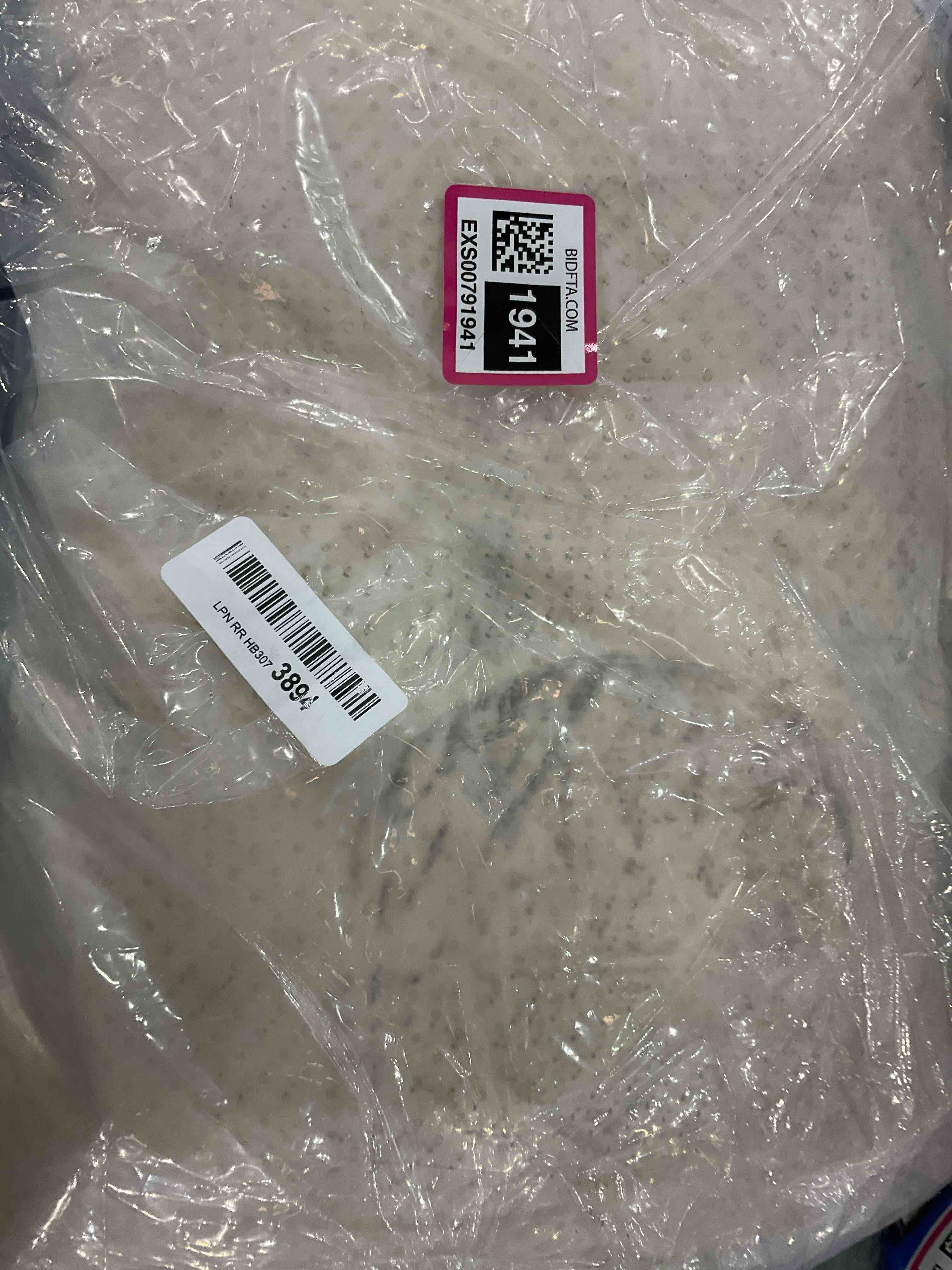 https://s3.amazonaws.com/lotting-images-prod/bidfta/EXS00791941_1701359686836.jpeg