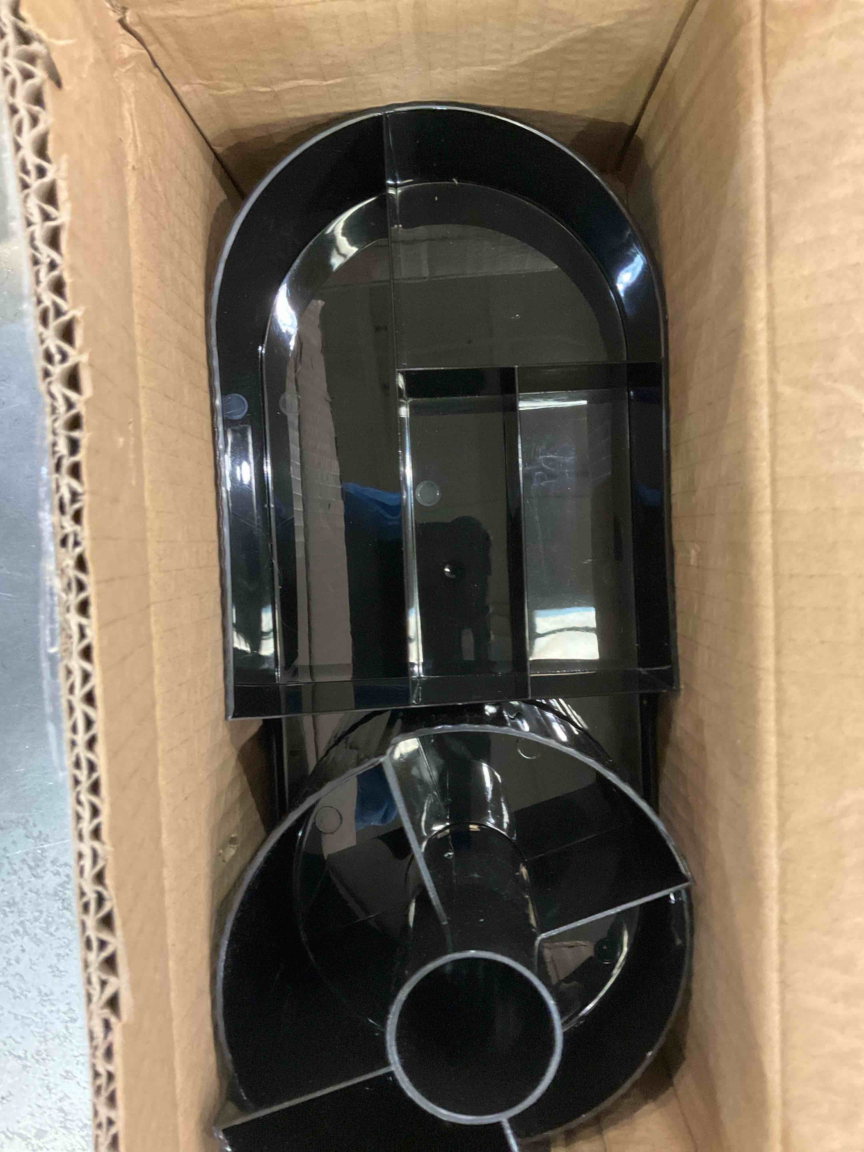 https://s3.amazonaws.com/lotting-images-prod/bidfta/EXS00792372_1701182375066.jpeg