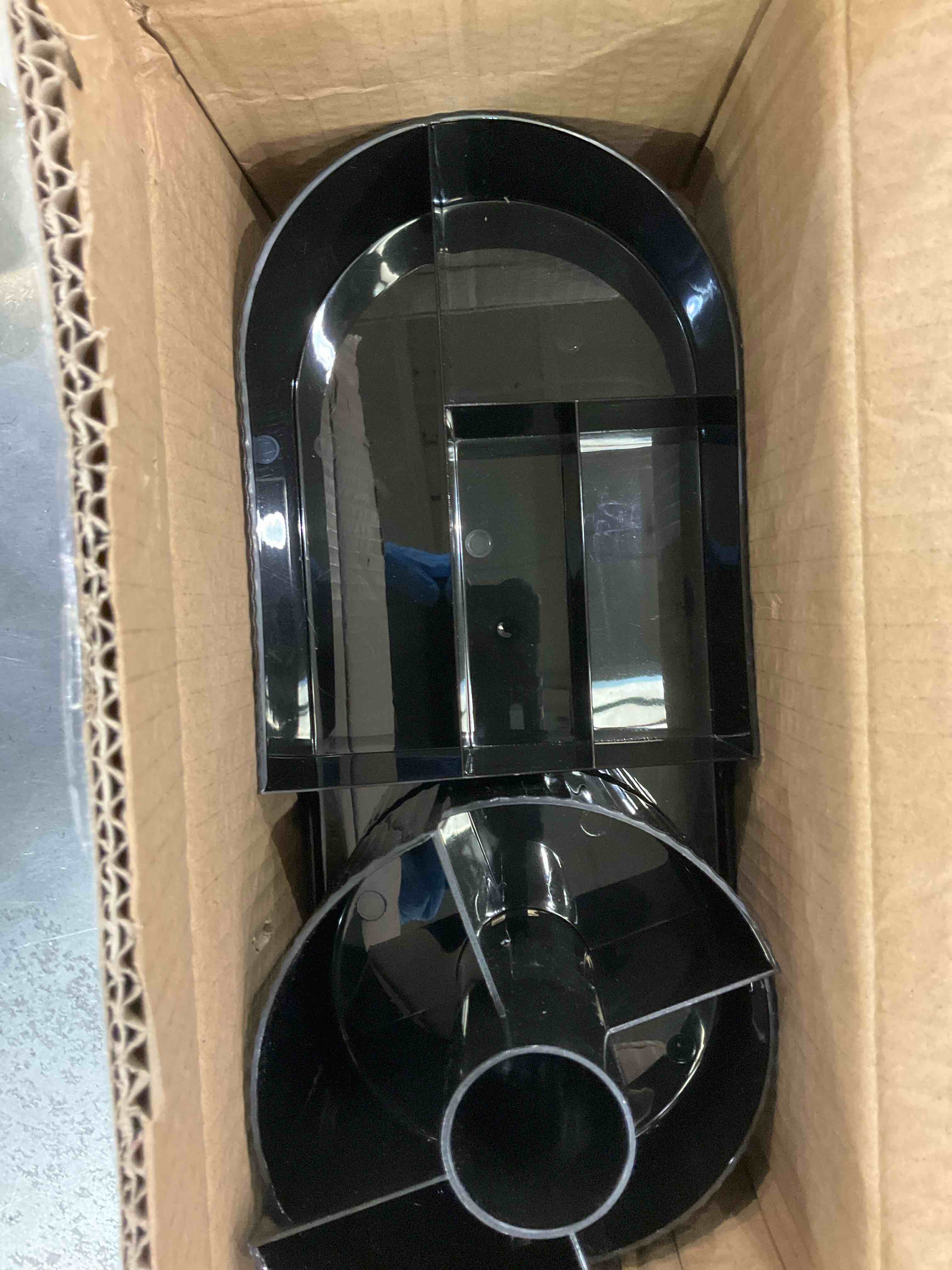 https://s3.amazonaws.com/lotting-images-prod/bidfta/EXS00792372_1701182376176.jpeg