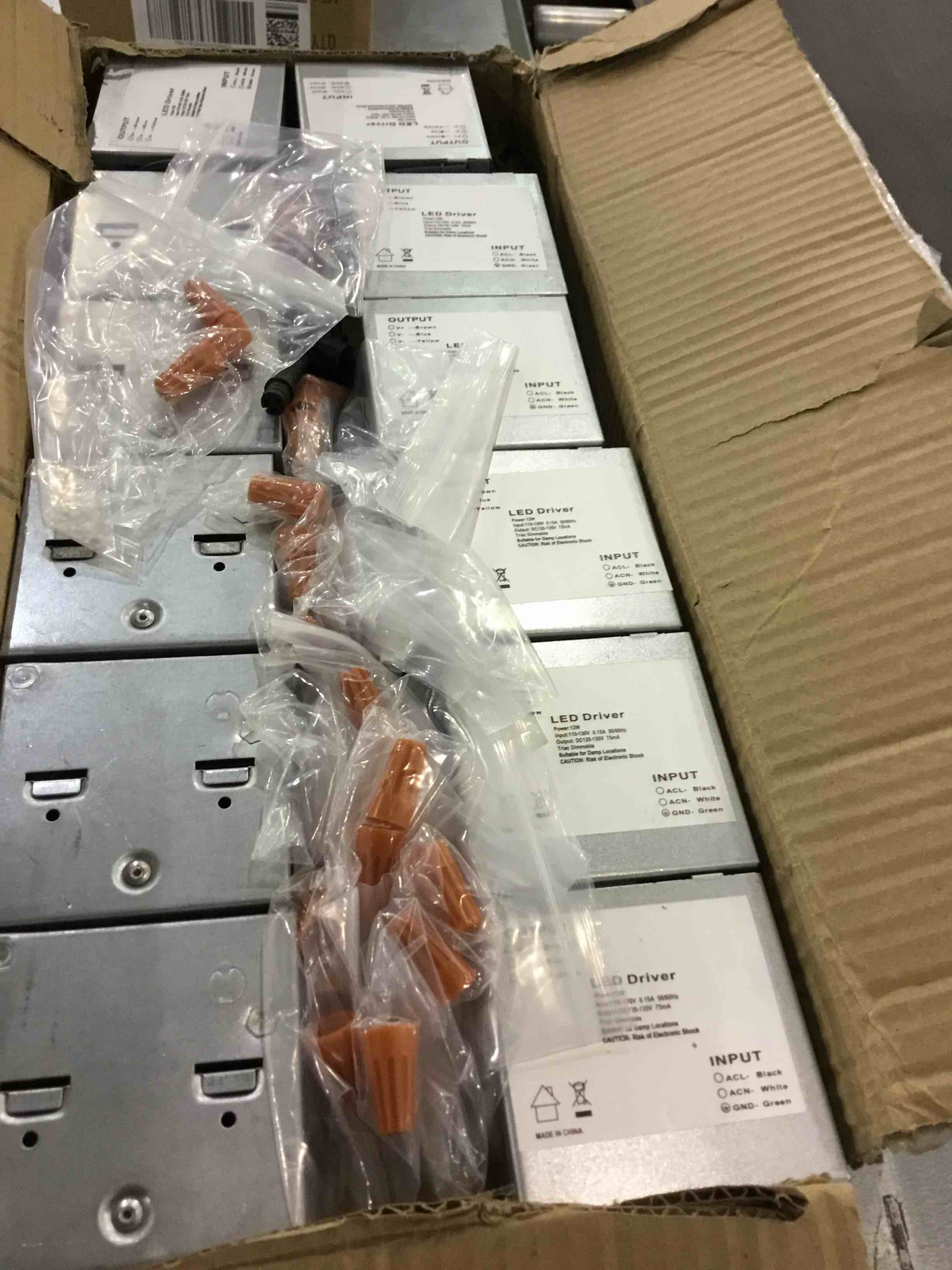 https://s3.amazonaws.com/lotting-images-prod/bidfta/EXS00792575_1702646837380.jpeg