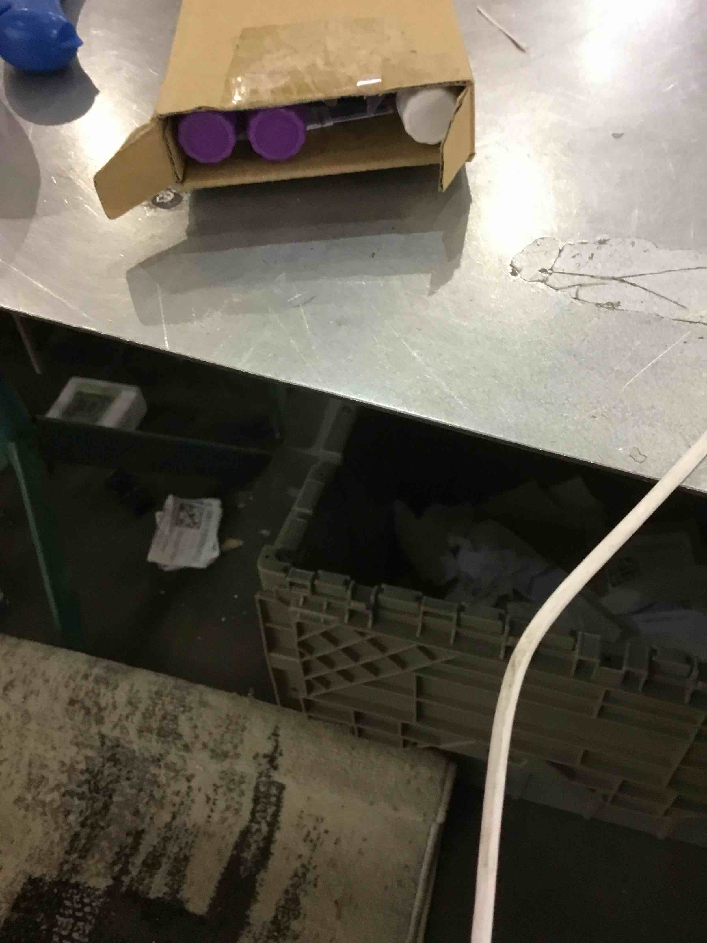 https://s3.amazonaws.com/lotting-images-prod/bidfta/EXS00792702_1702668350861.jpeg