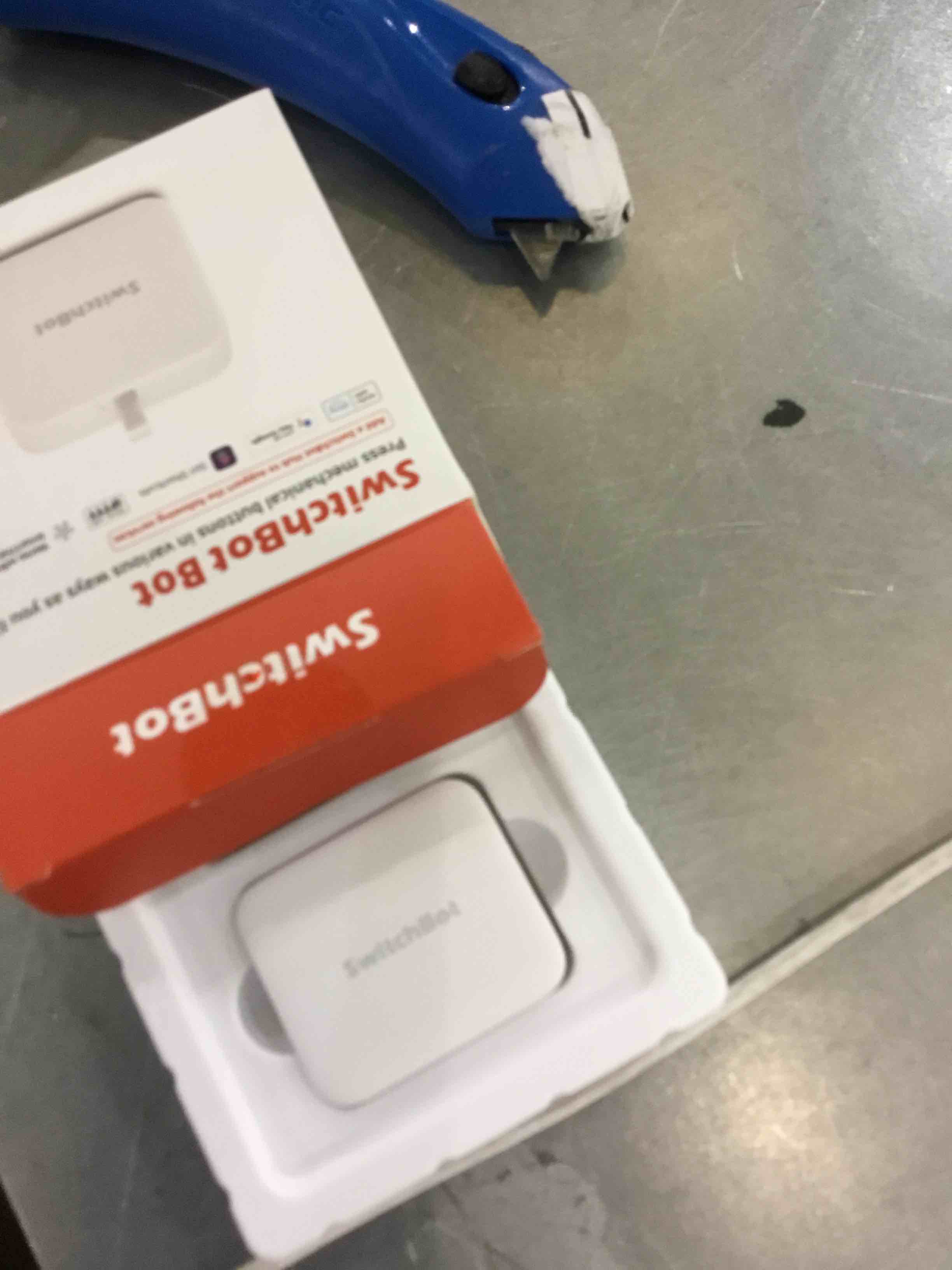 https://s3.amazonaws.com/lotting-images-prod/bidfta/EXS00792707_1702668843436.jpeg