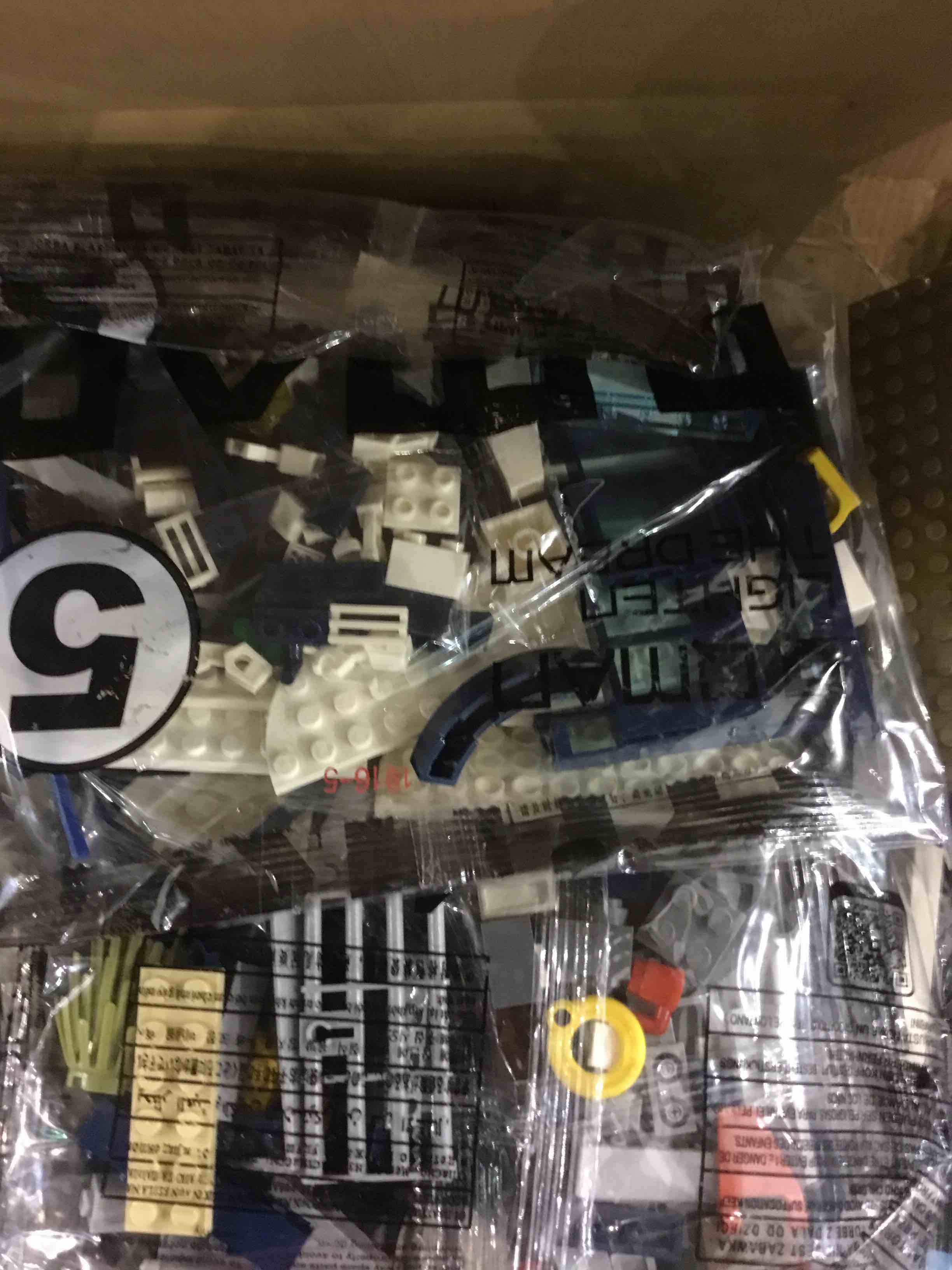 https://s3.amazonaws.com/lotting-images-prod/bidfta/EXS00792762_1702904540302.jpeg