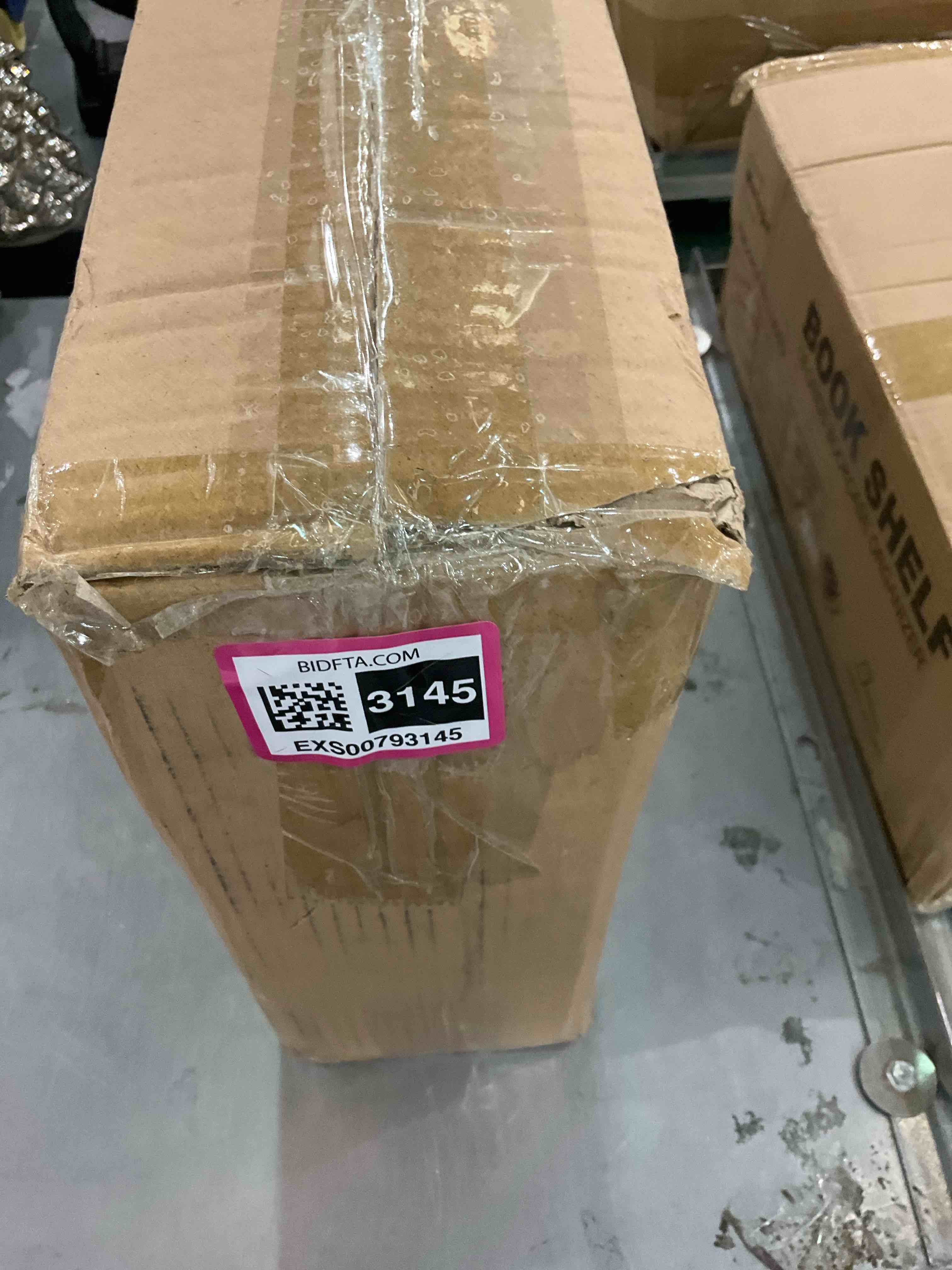https://s3.amazonaws.com/lotting-images-prod/bidfta/EXS00793145_1703864665933.jpeg