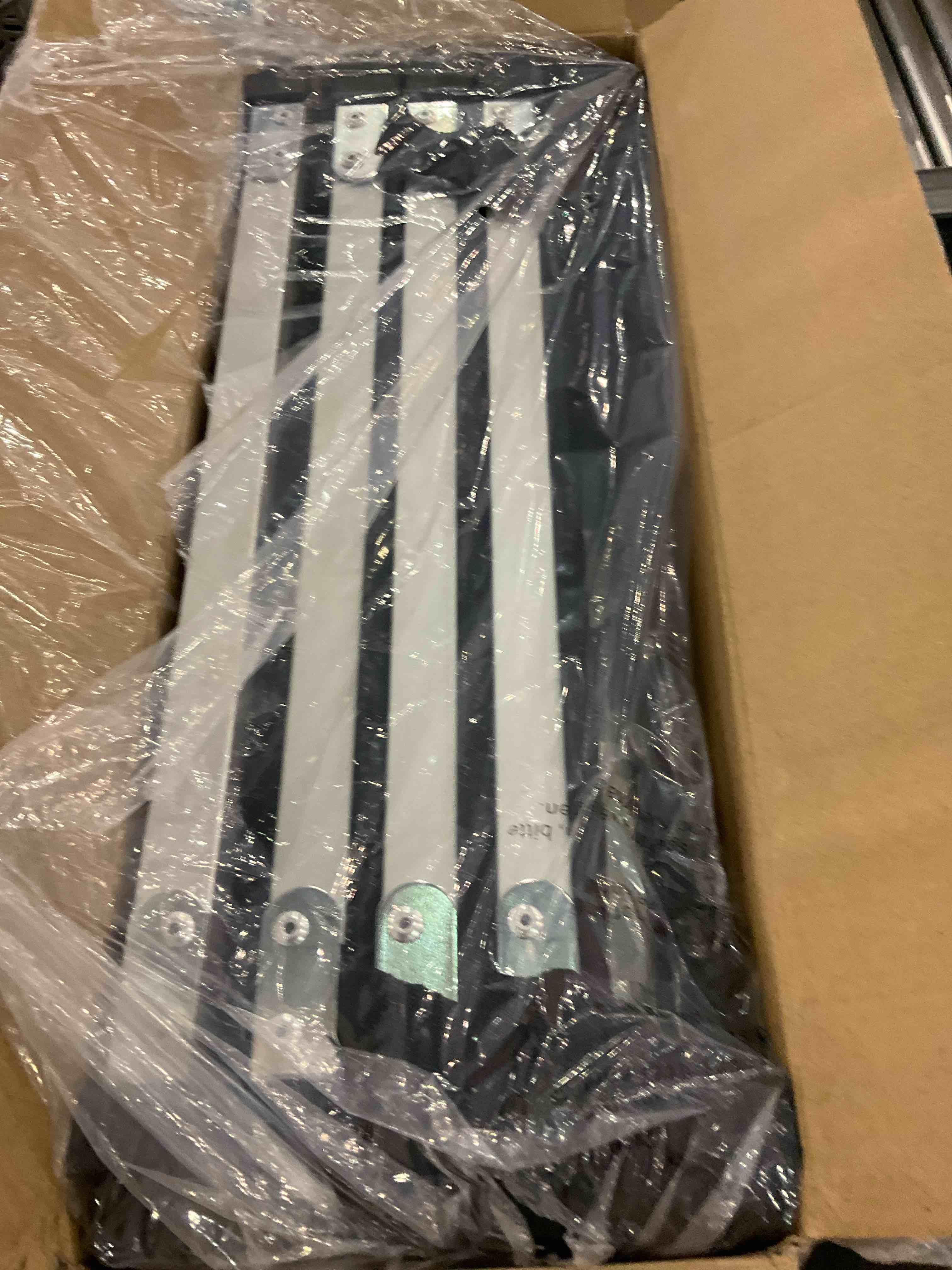 https://s3.amazonaws.com/lotting-images-prod/bidfta/EXS00793281_1704225906806.jpeg