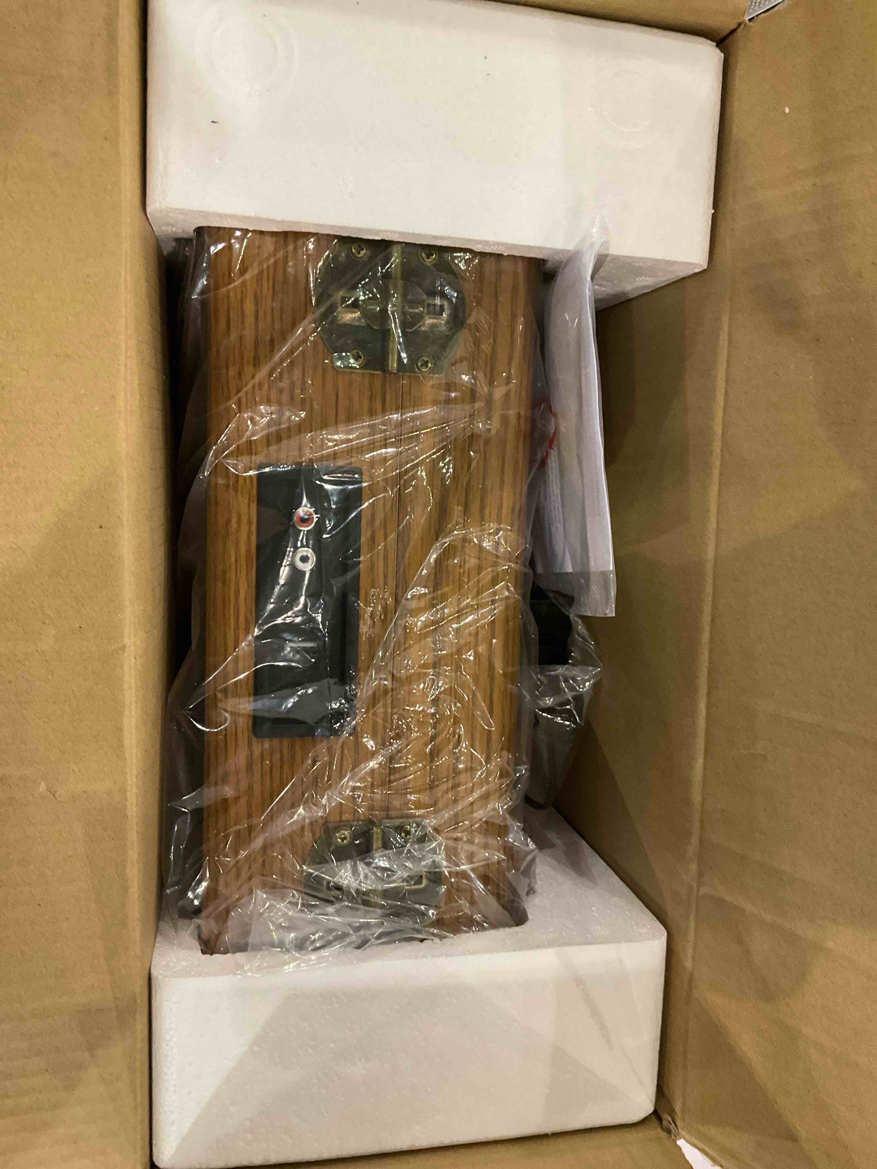https://s3.amazonaws.com/lotting-images-prod/bidfta/EXS00793571_1701174217459.jpeg