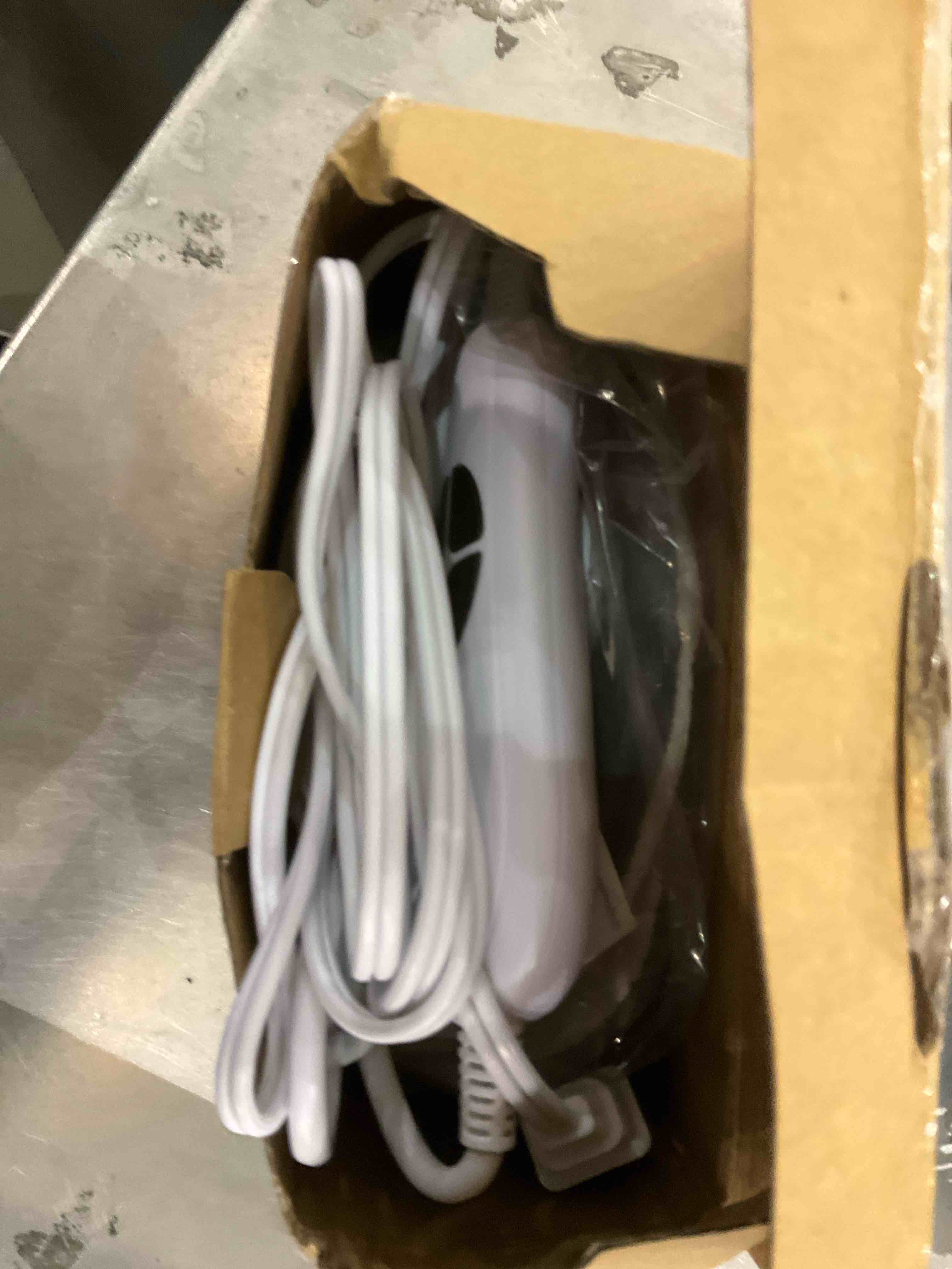 https://s3.amazonaws.com/lotting-images-prod/bidfta/EXS00793796_1701268826187.jpeg