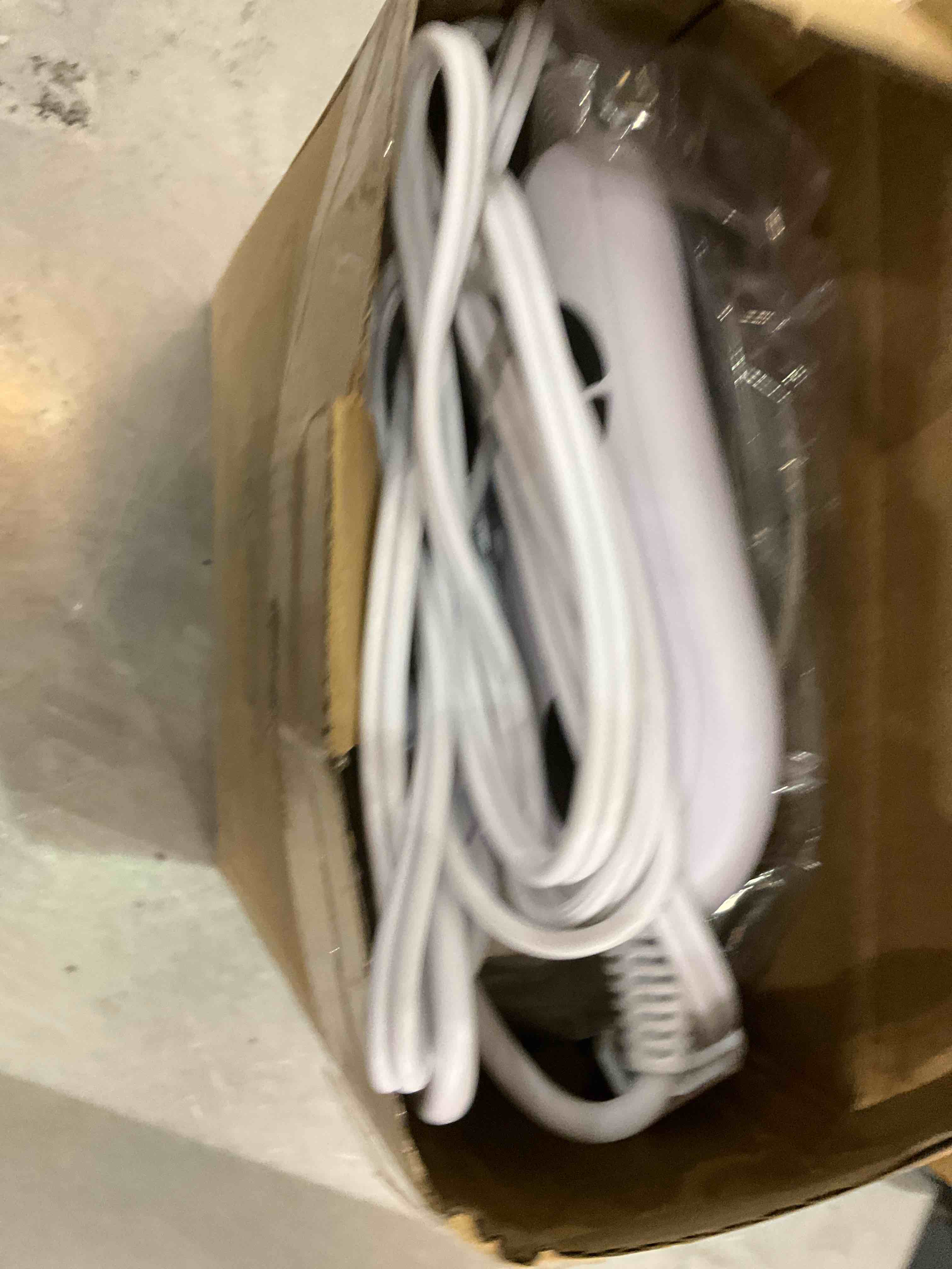 https://s3.amazonaws.com/lotting-images-prod/bidfta/EXS00793796_1701268828533.jpeg