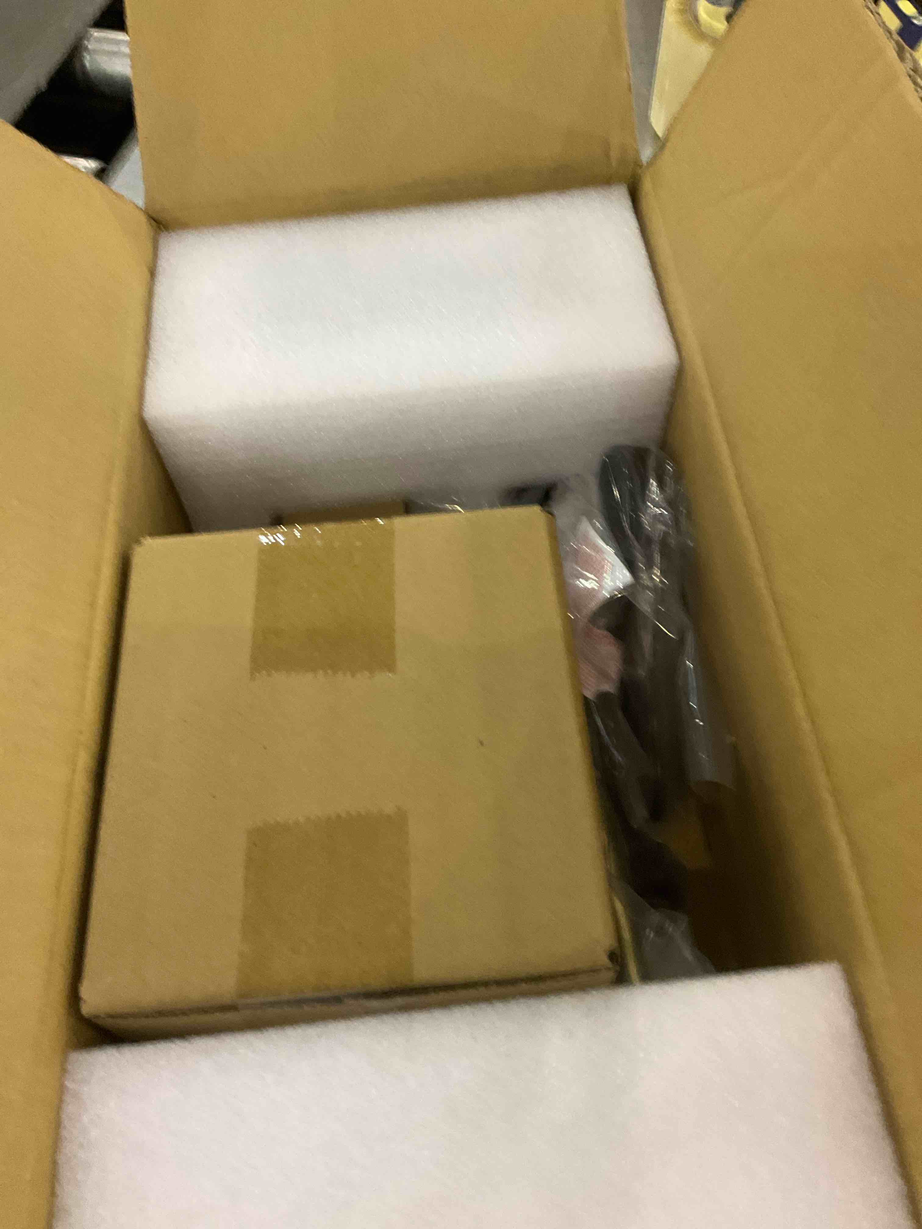 https://s3.amazonaws.com/lotting-images-prod/bidfta/EXS00794618_1704804570138.jpeg