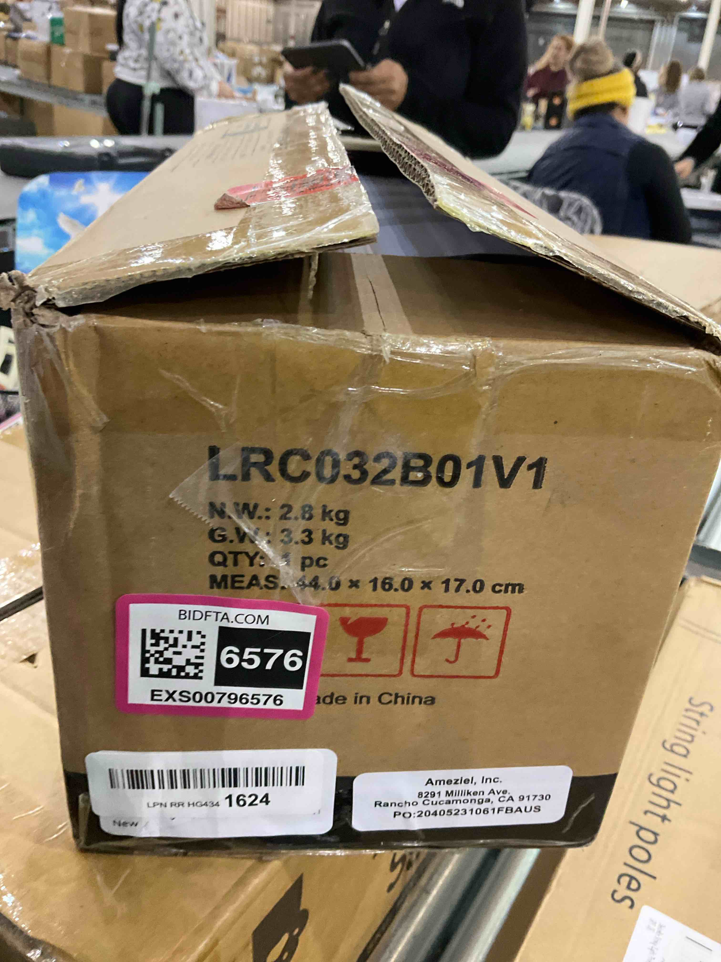 https://s3.amazonaws.com/lotting-images-prod/bidfta/EXS00796576_1701788530039.jpeg