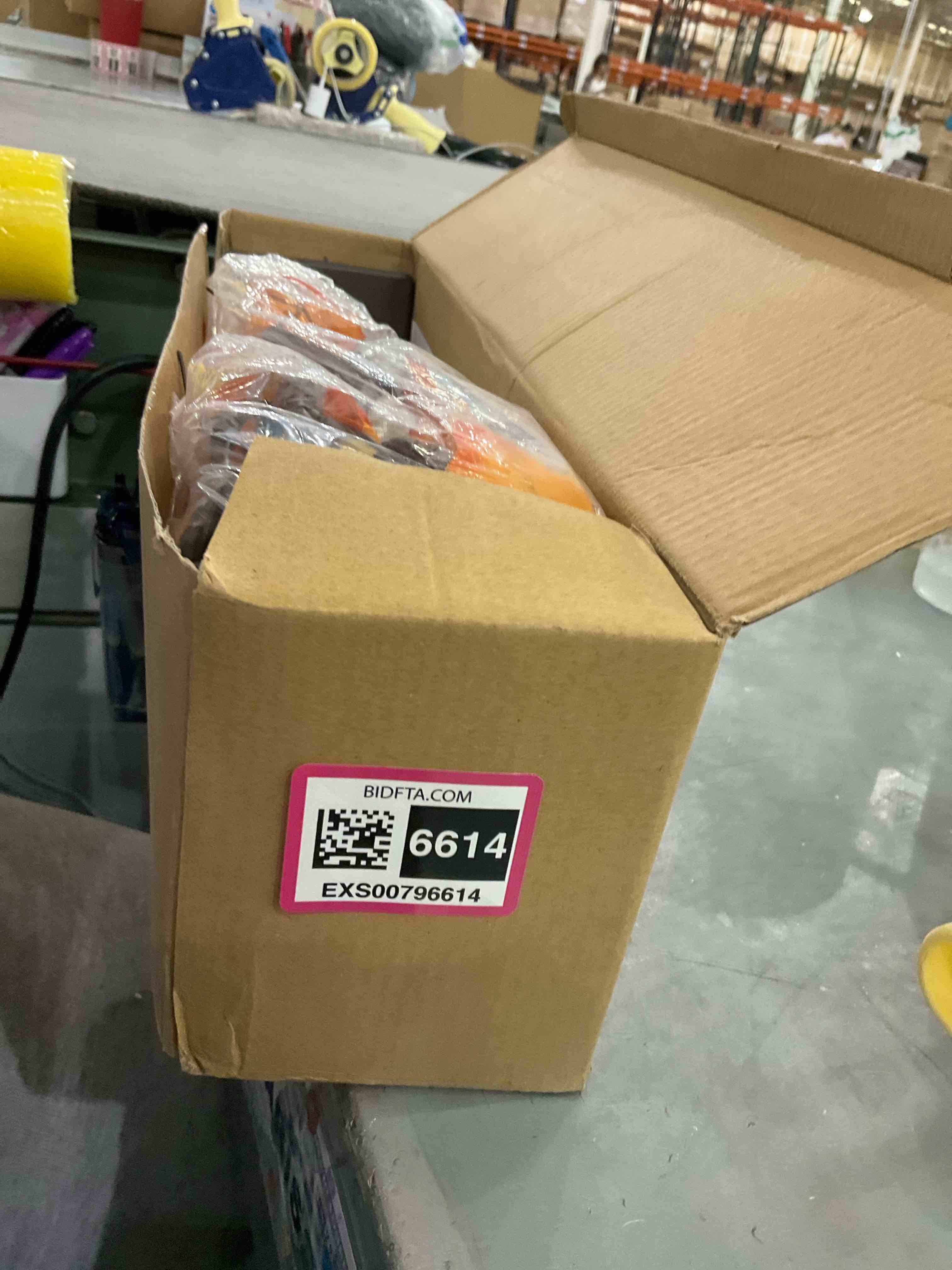https://s3.amazonaws.com/lotting-images-prod/bidfta/EXS00796614_1701791403141.jpeg