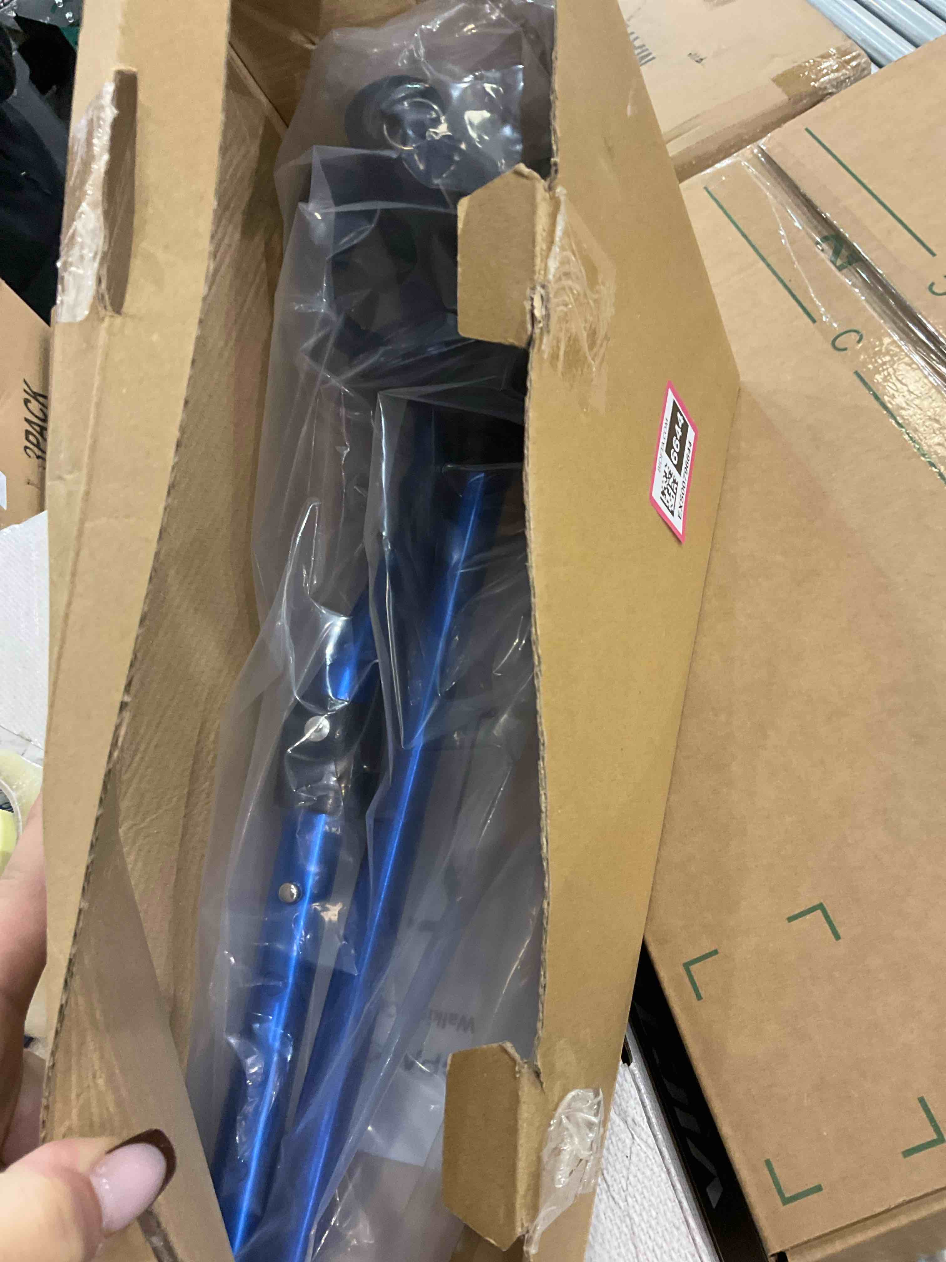 https://s3.amazonaws.com/lotting-images-prod/bidfta/EXS00796644_1701793701976.jpeg