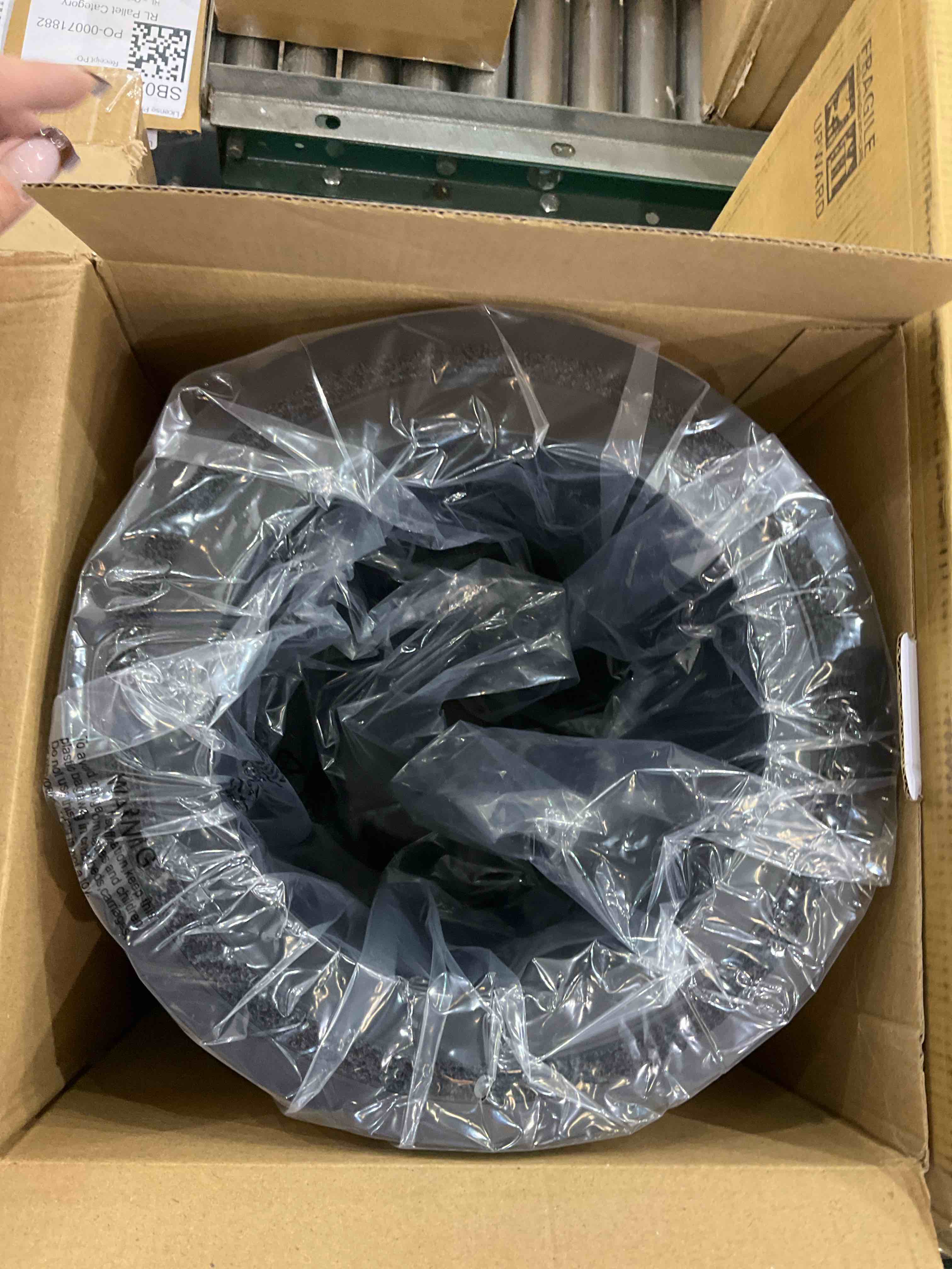 https://s3.amazonaws.com/lotting-images-prod/bidfta/EXS00796681_1701806453412.jpeg