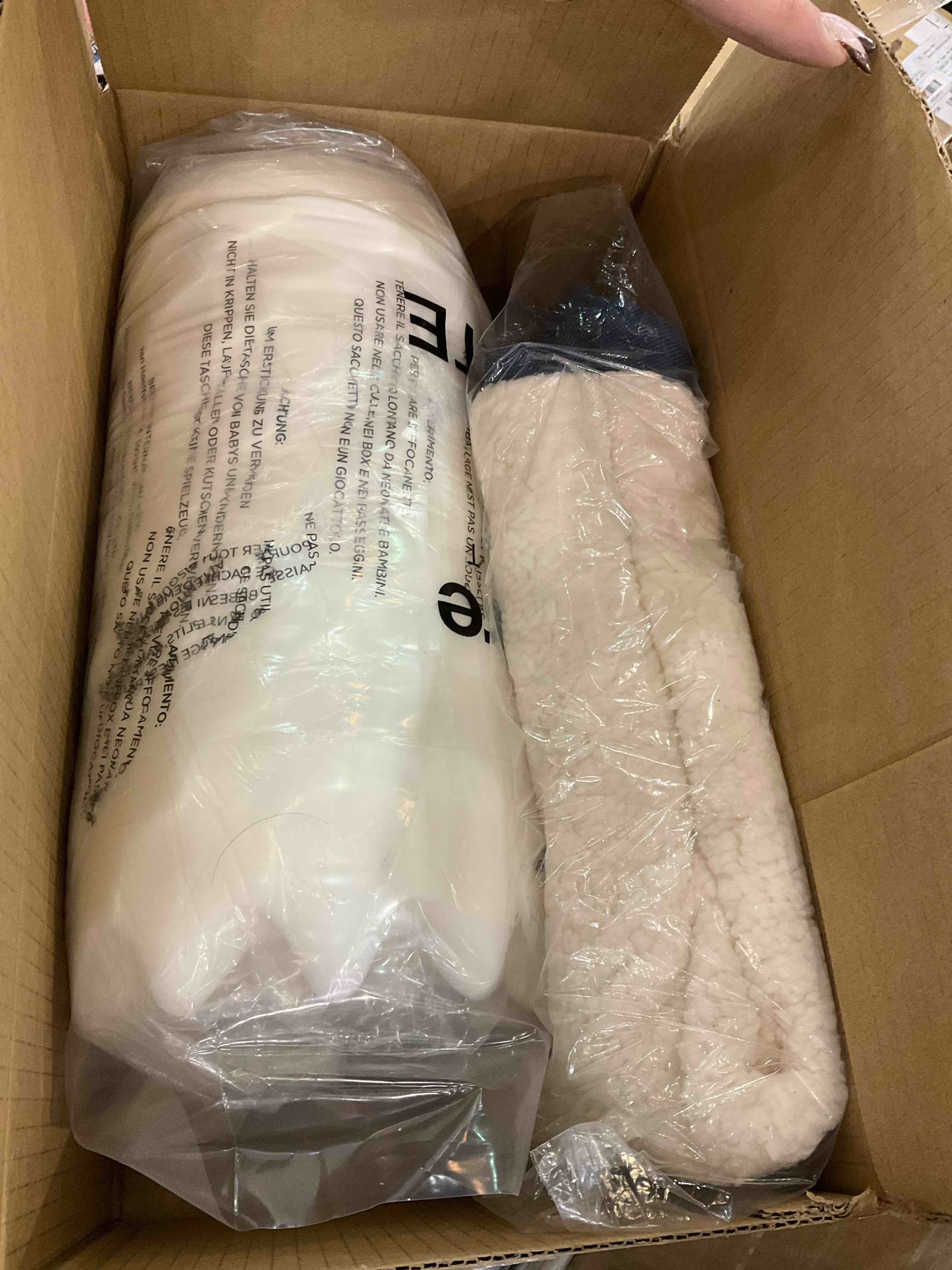 https://s3.amazonaws.com/lotting-images-prod/bidfta/EXS00796686_1701806770017.jpeg