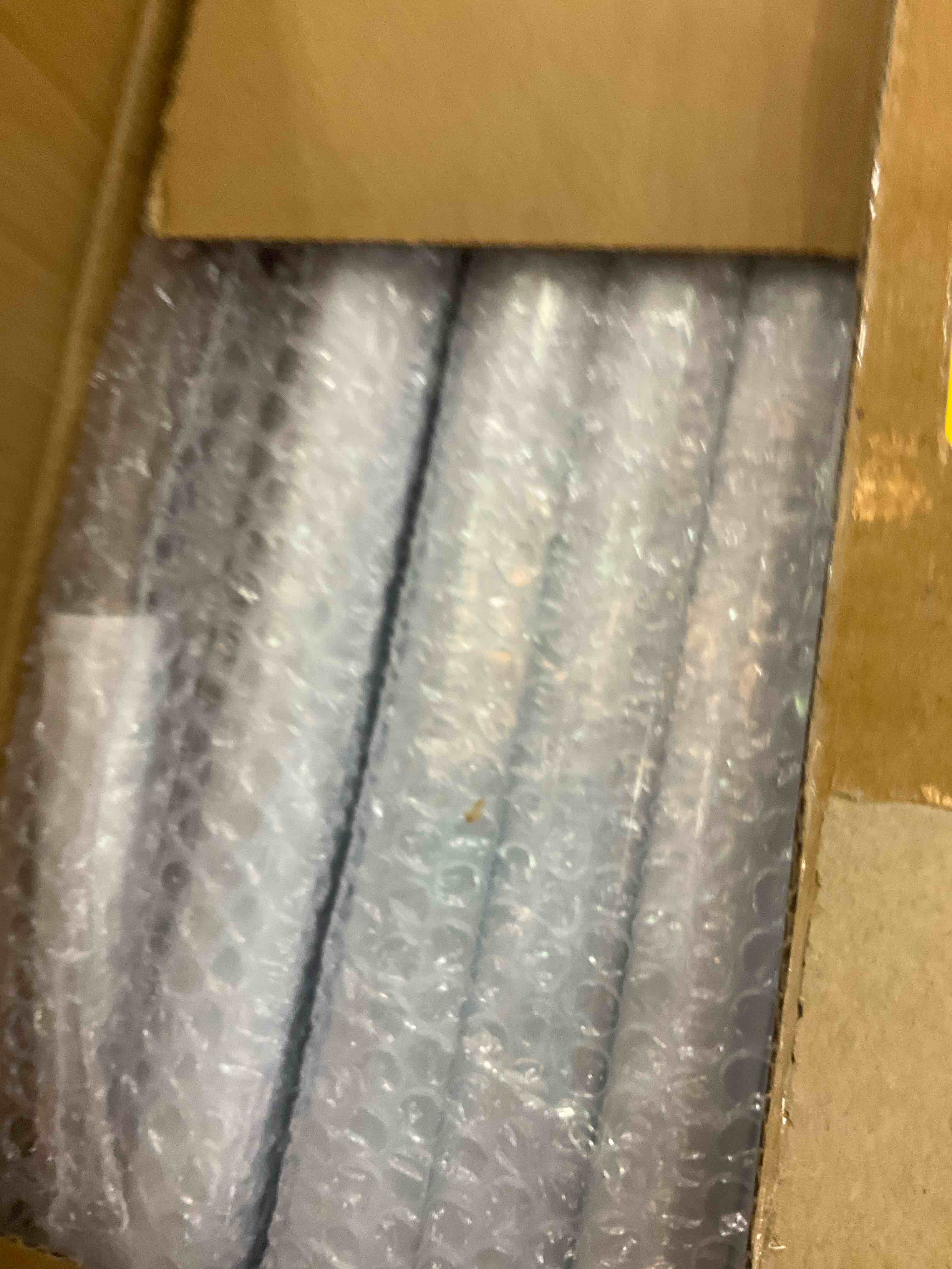 https://s3.amazonaws.com/lotting-images-prod/bidfta/EXS00797015_1701368247718.jpeg