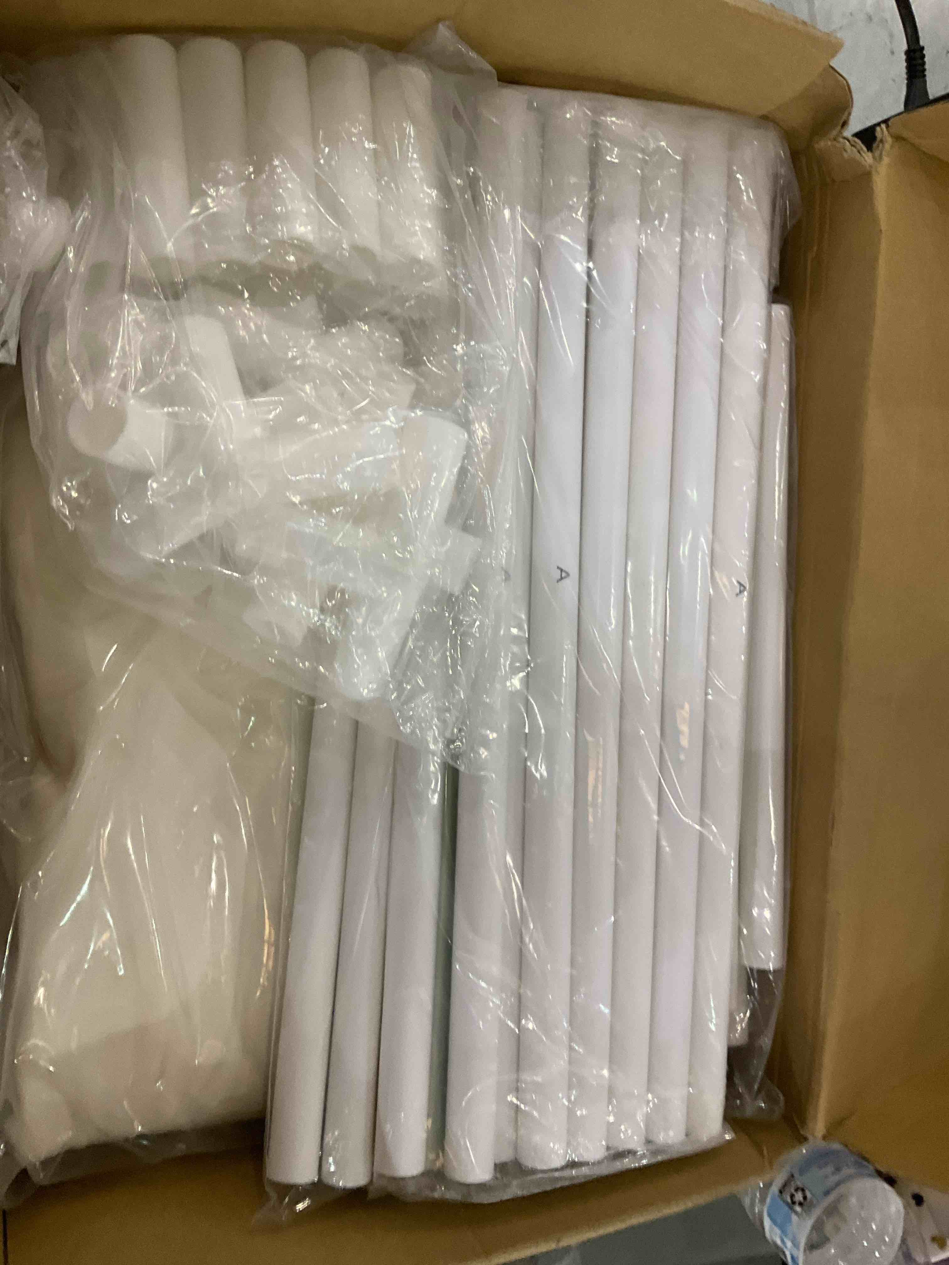https://s3.amazonaws.com/lotting-images-prod/bidfta/EXS00797274_1701793434514.jpeg