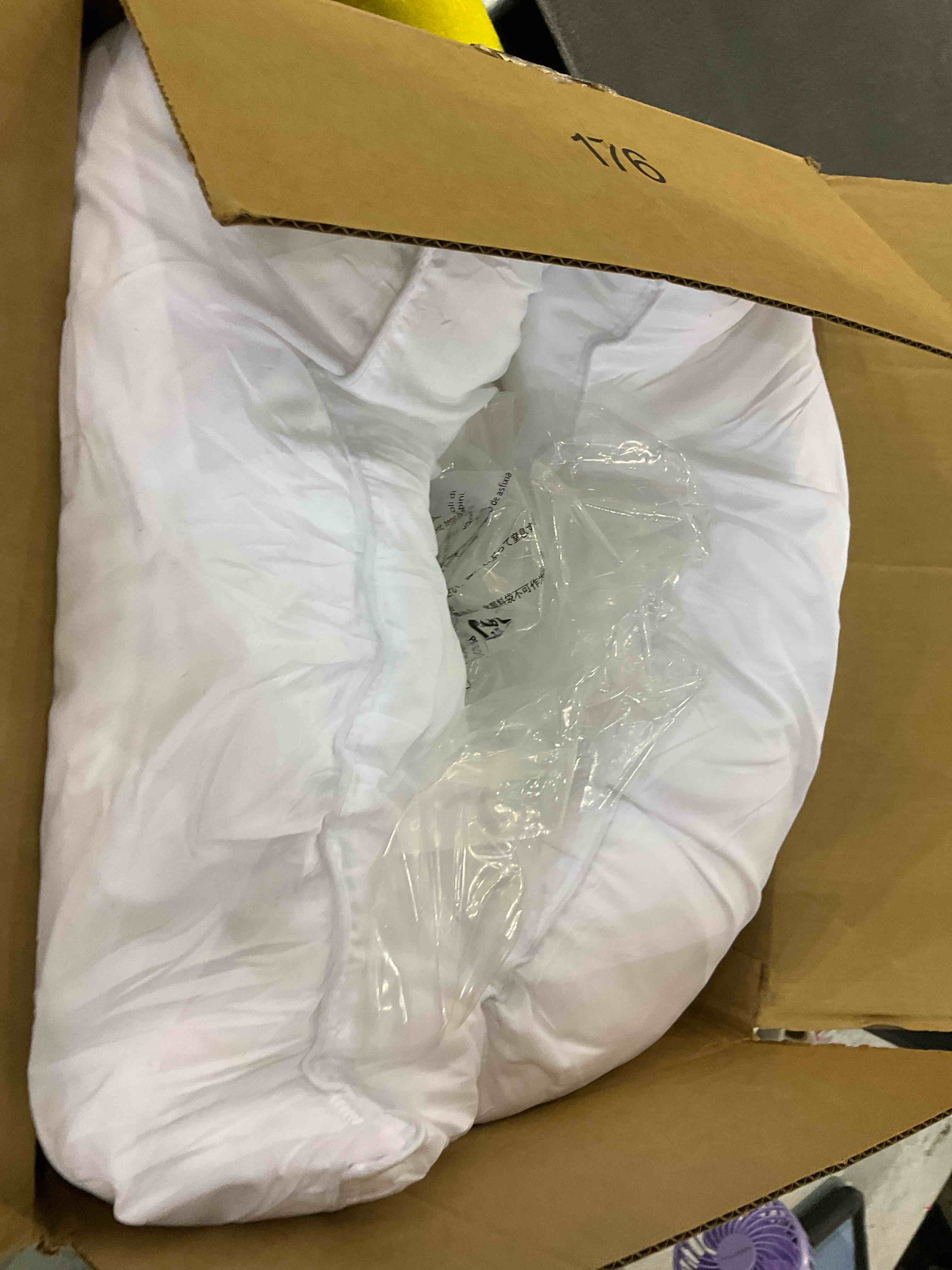 https://s3.amazonaws.com/lotting-images-prod/bidfta/EXS00797323_1701868297574.jpeg