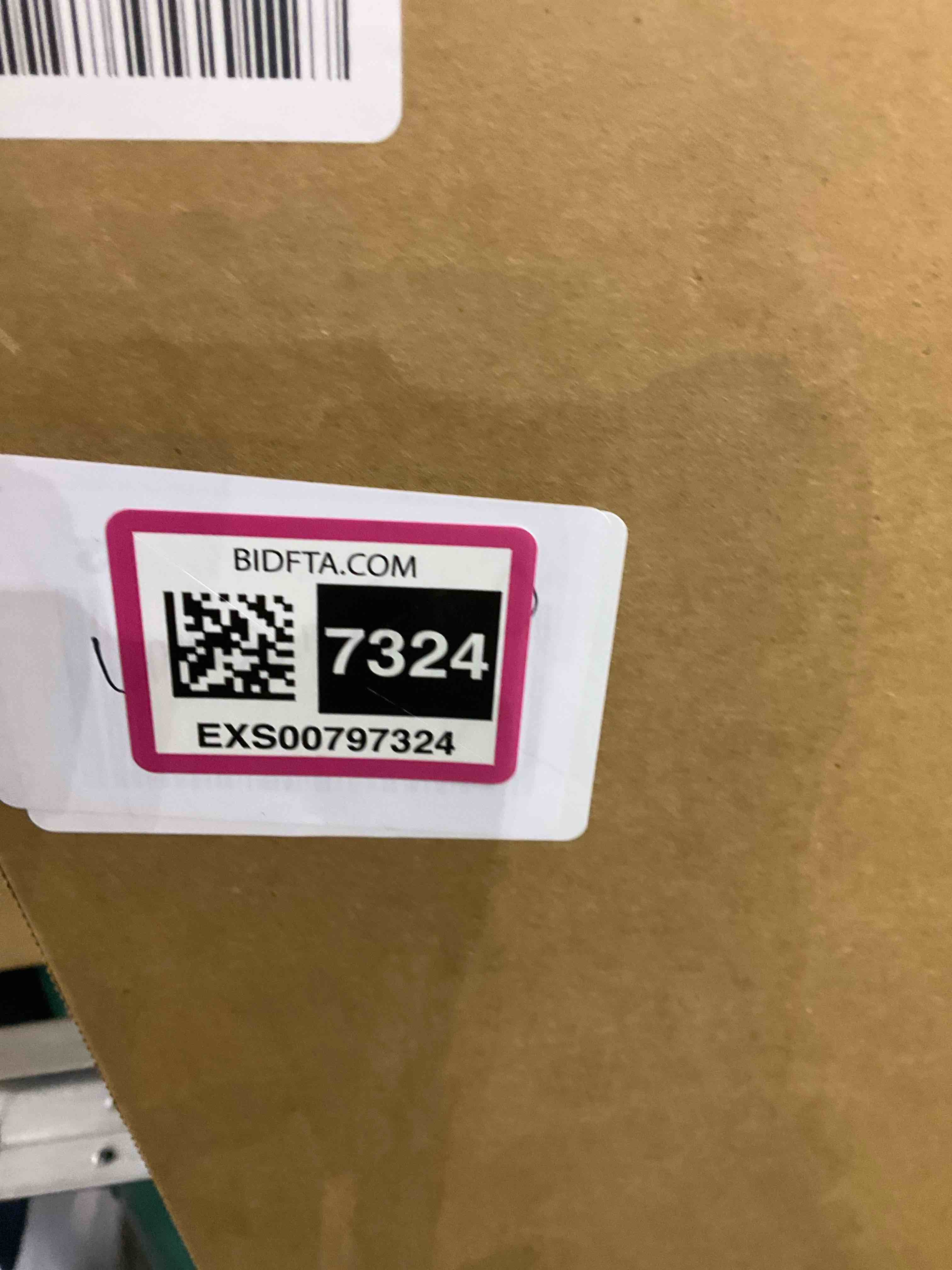 https://s3.amazonaws.com/lotting-images-prod/bidfta/EXS00797324_1701868436140.jpeg