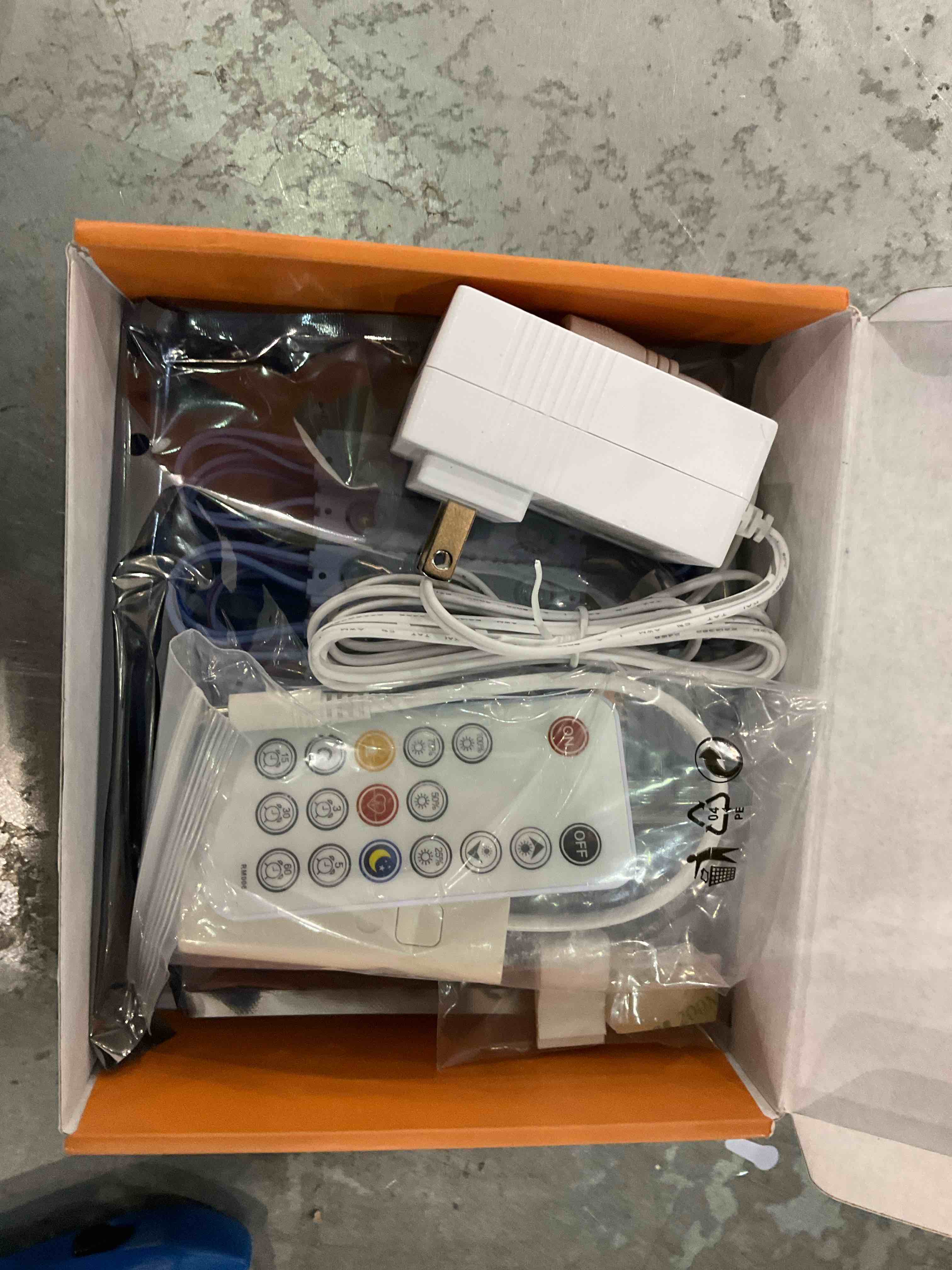 https://s3.amazonaws.com/lotting-images-prod/bidfta/EXS00797490_1701955381566.jpeg