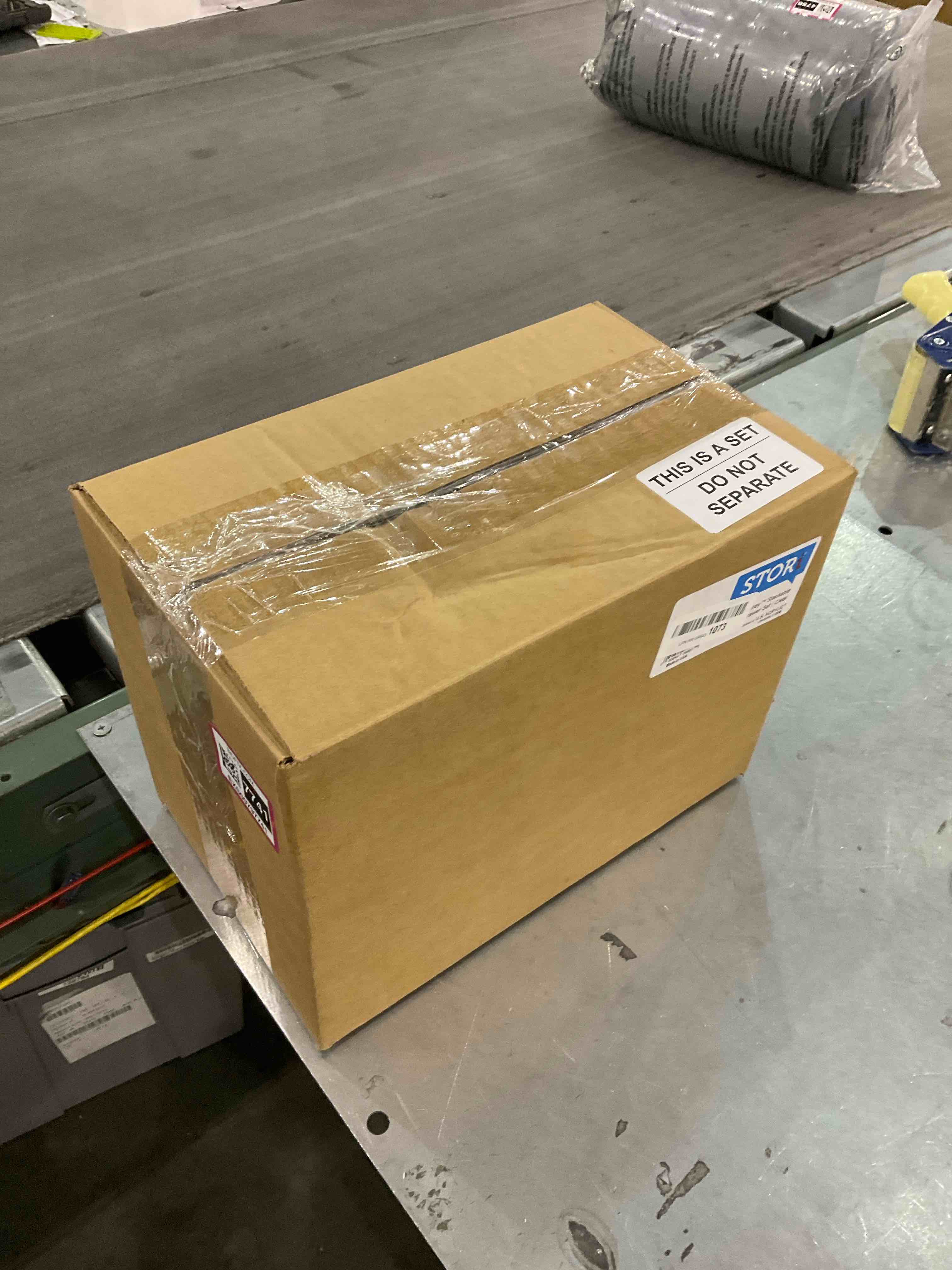 https://s3.amazonaws.com/lotting-images-prod/bidfta/EXS00797741_1700658712381.jpeg