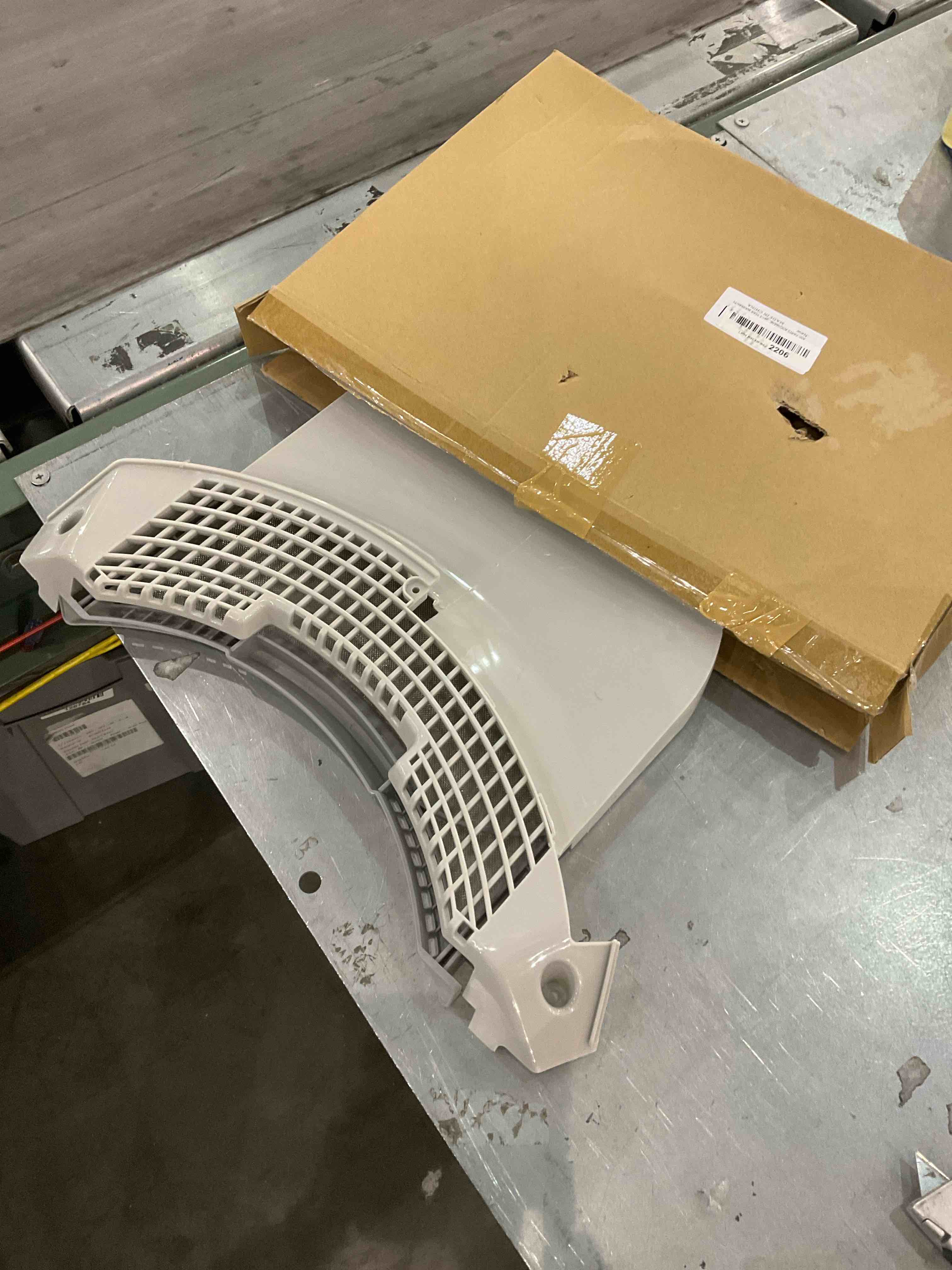 https://s3.amazonaws.com/lotting-images-prod/bidfta/EXS00797742_1700658771697.jpeg