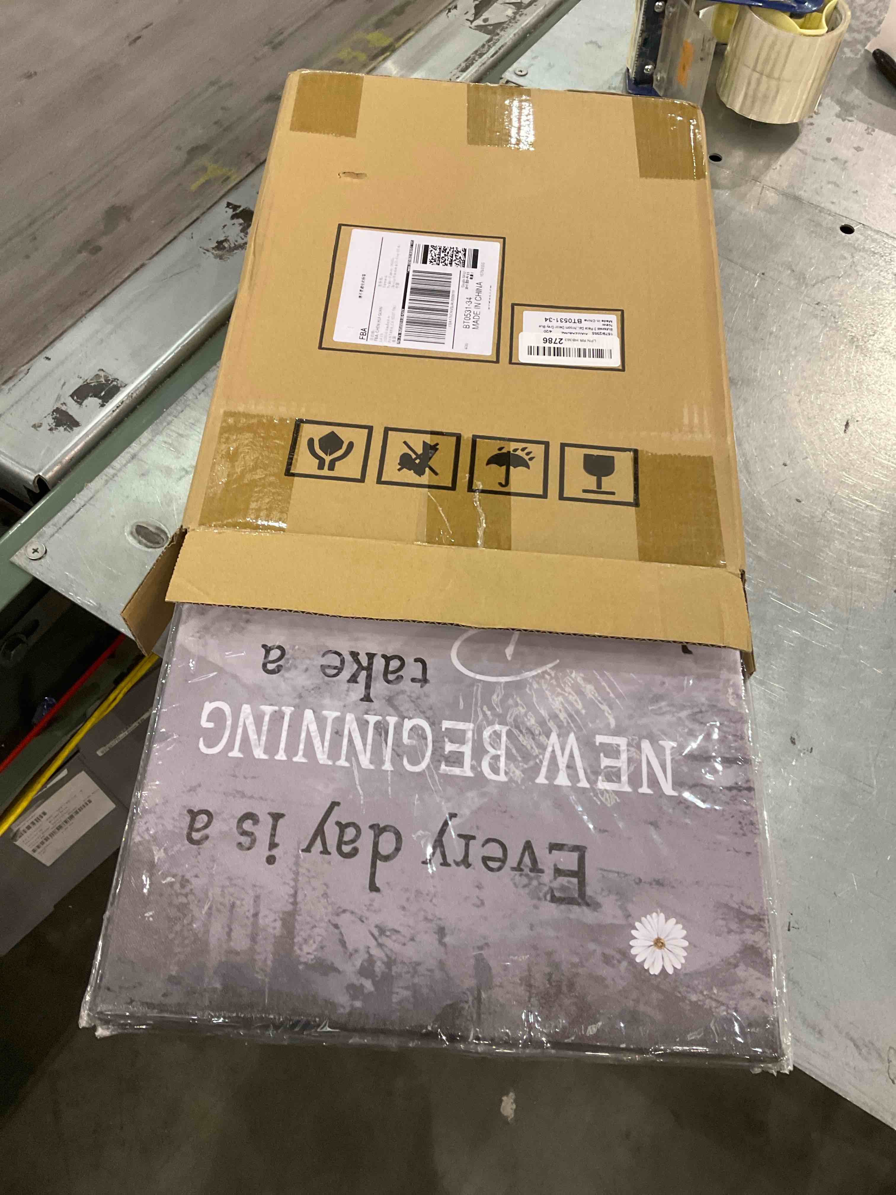 https://s3.amazonaws.com/lotting-images-prod/bidfta/EXS00797744_1700658986555.jpeg